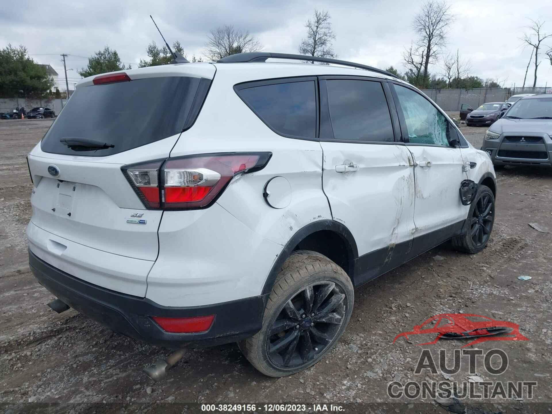 FORD ESCAPE 2018 - 1FMCU9GD0JUC70656