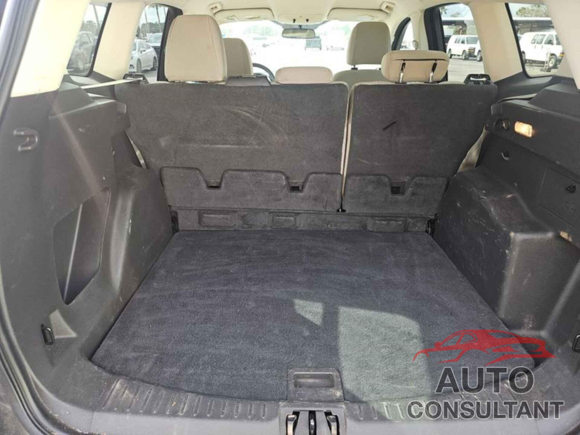 FORD ESCAPE 2017 - 1FMCU9G91HUC84216