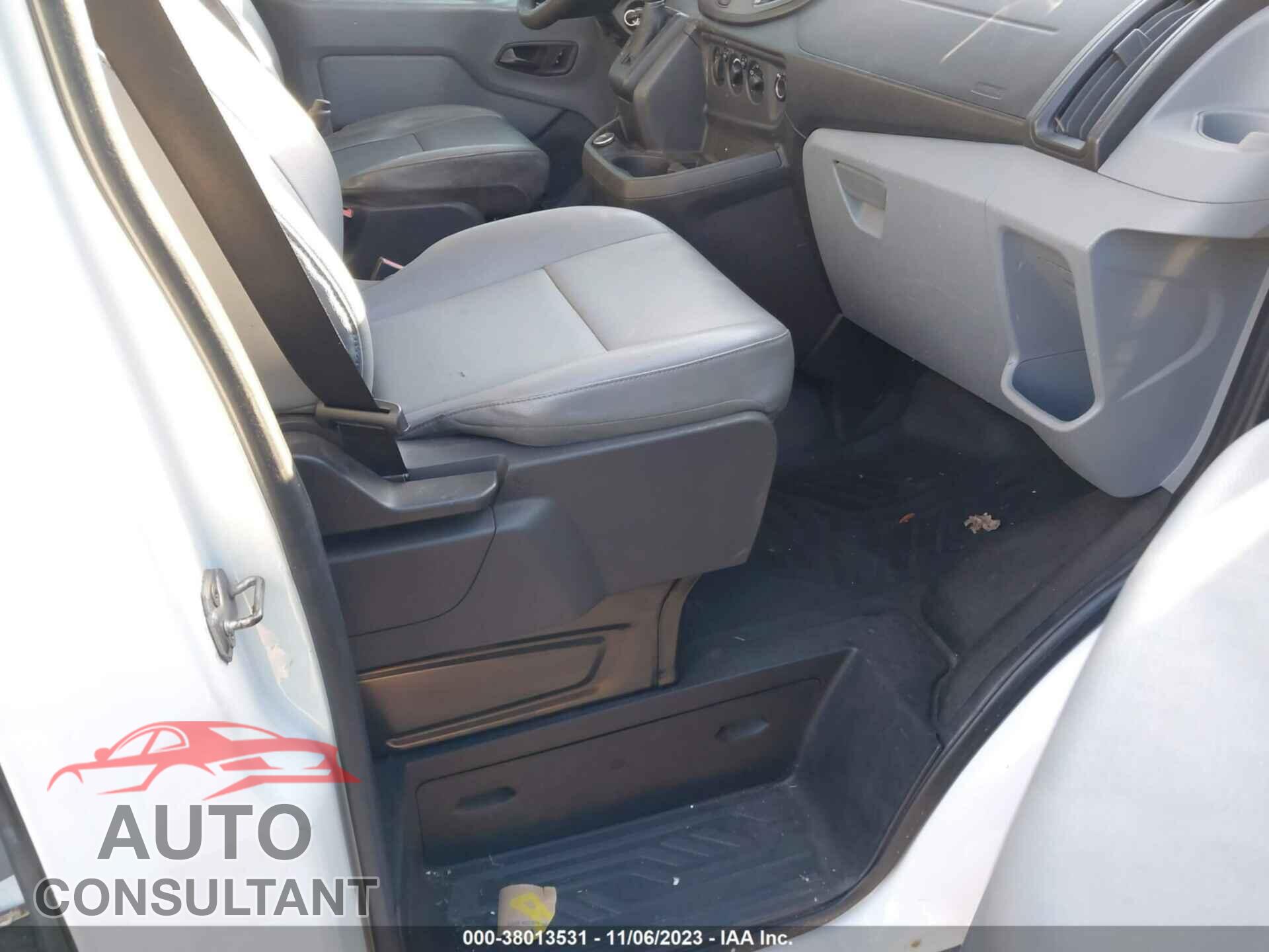 FORD TRANSIT 2017 - 1FTYR2CM6HKB14183