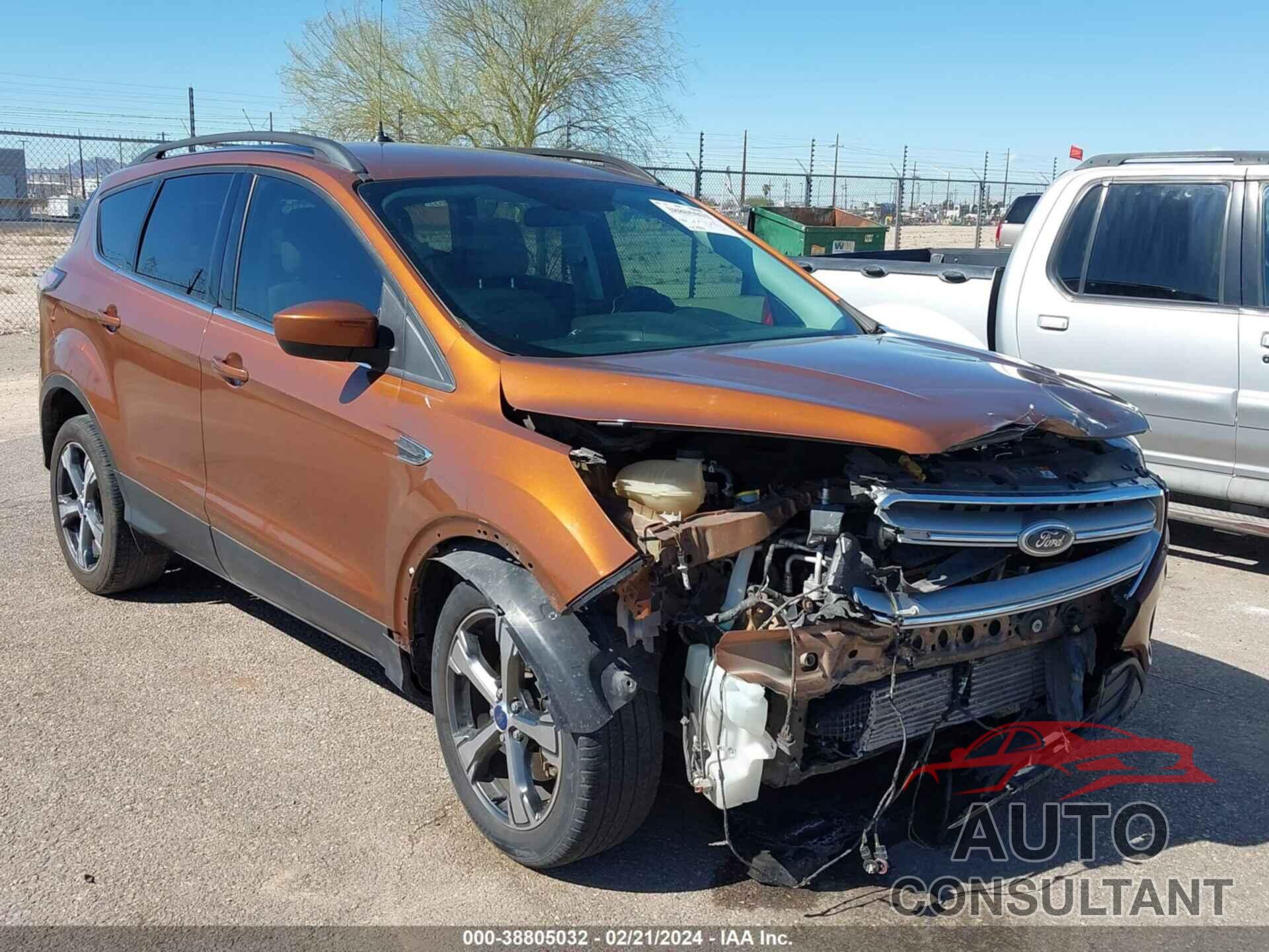 FORD ESCAPE 2017 - 1FMCU0G94HUA50969