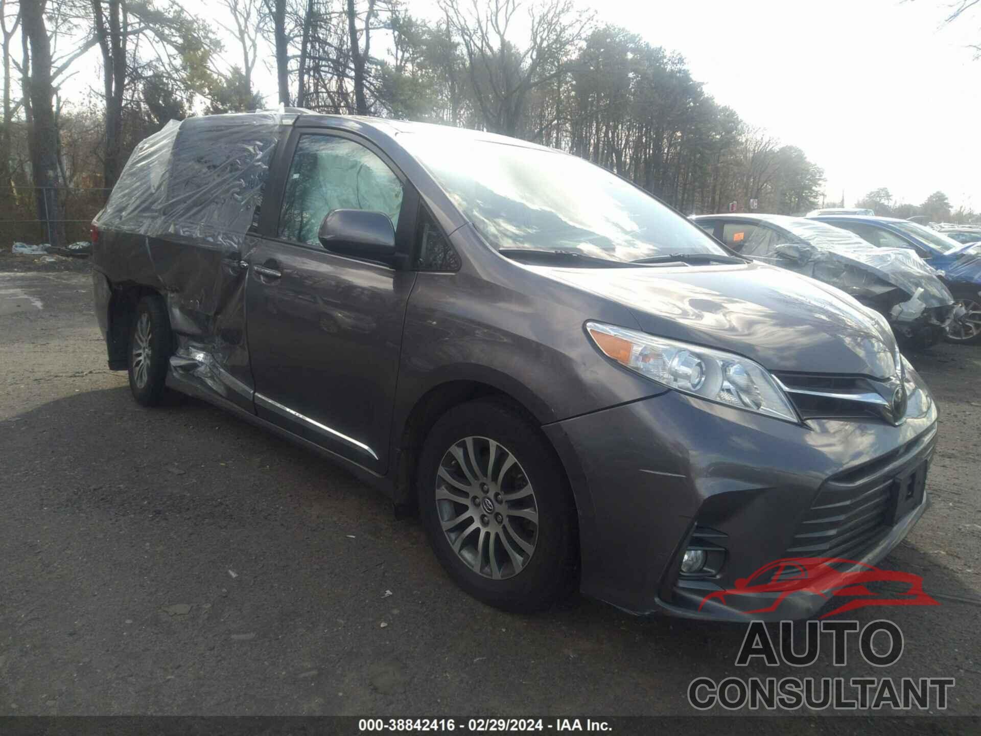 TOYOTA SIENNA 2018 - 5TDYZ3DC7JS953494