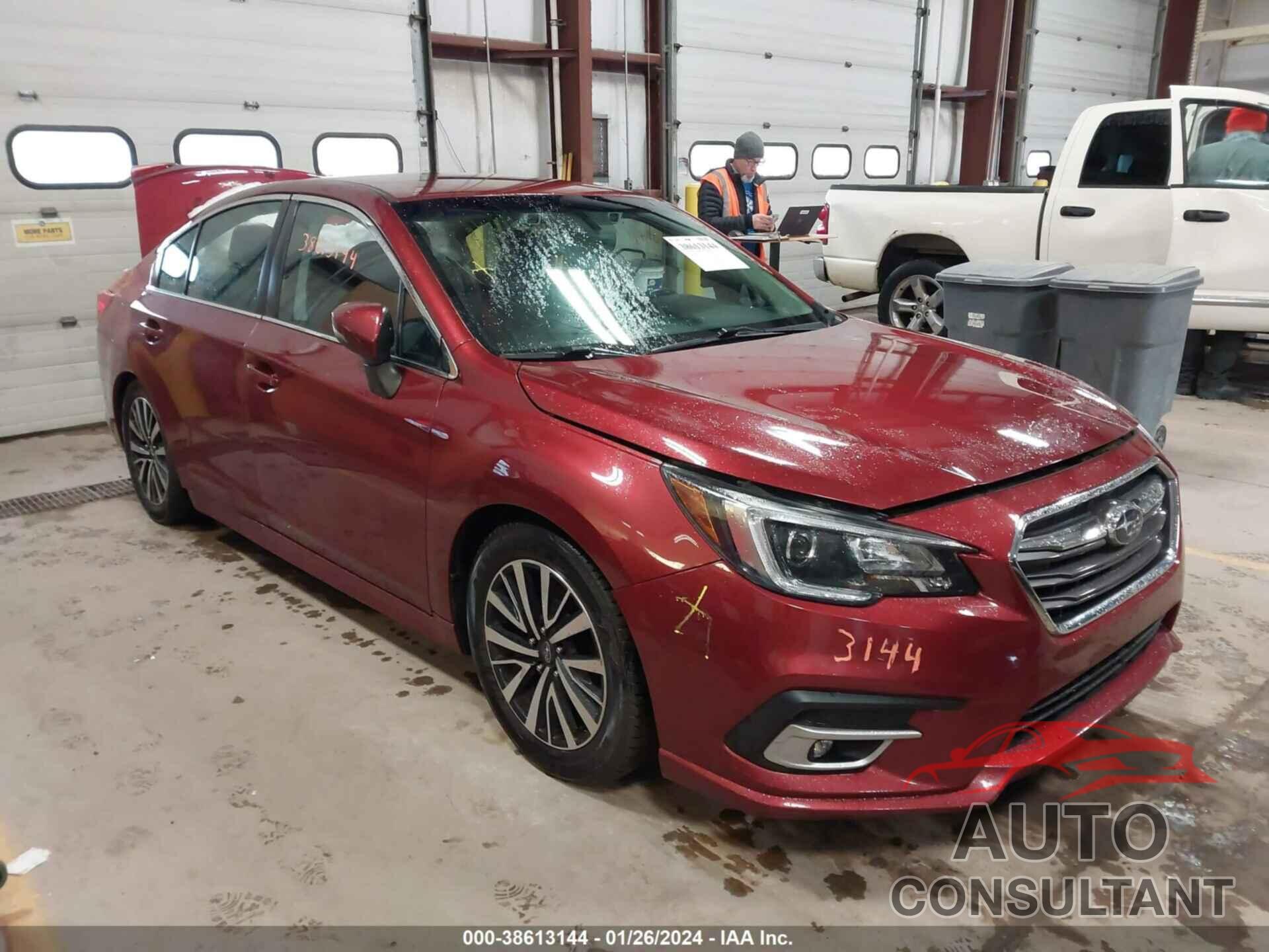 SUBARU LEGACY 2019 - 4S3BNAF60K3024764