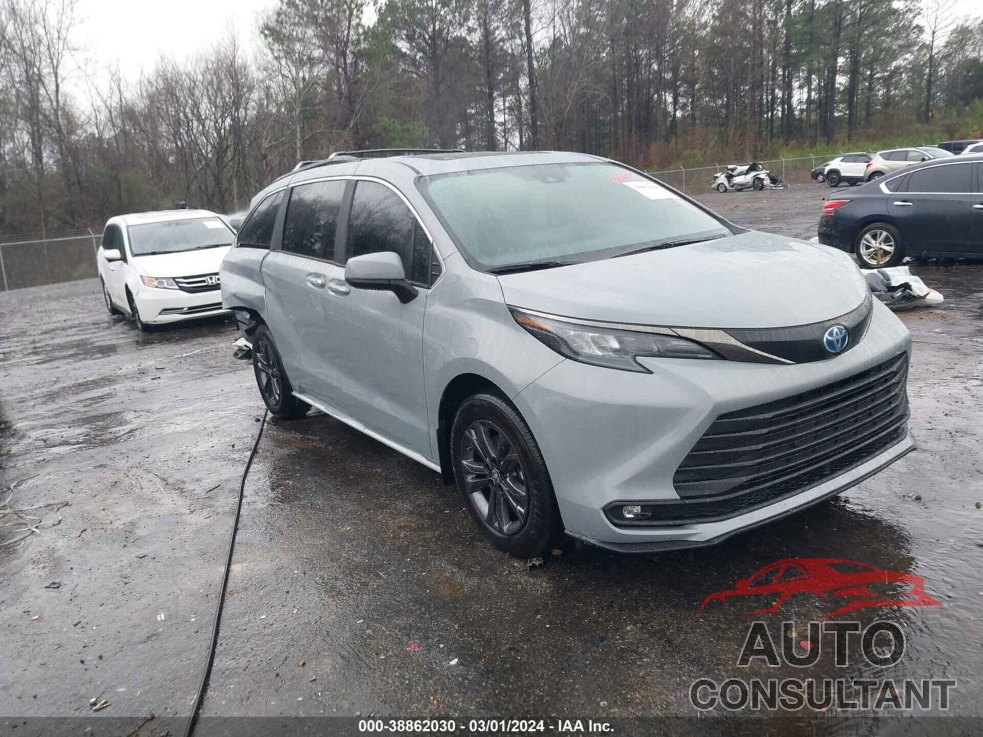 TOYOTA SIENNA 2024 - 5TDCSKFC1RS114040