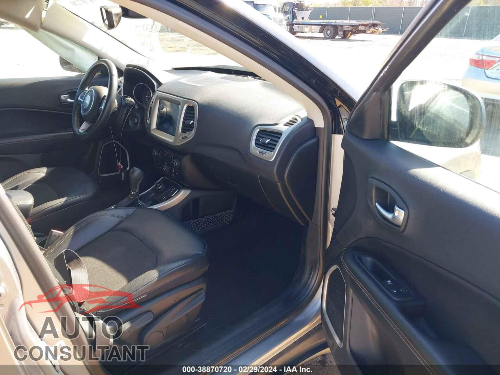 JEEP COMPASS 2018 - 3C4NJDBB2JT103465