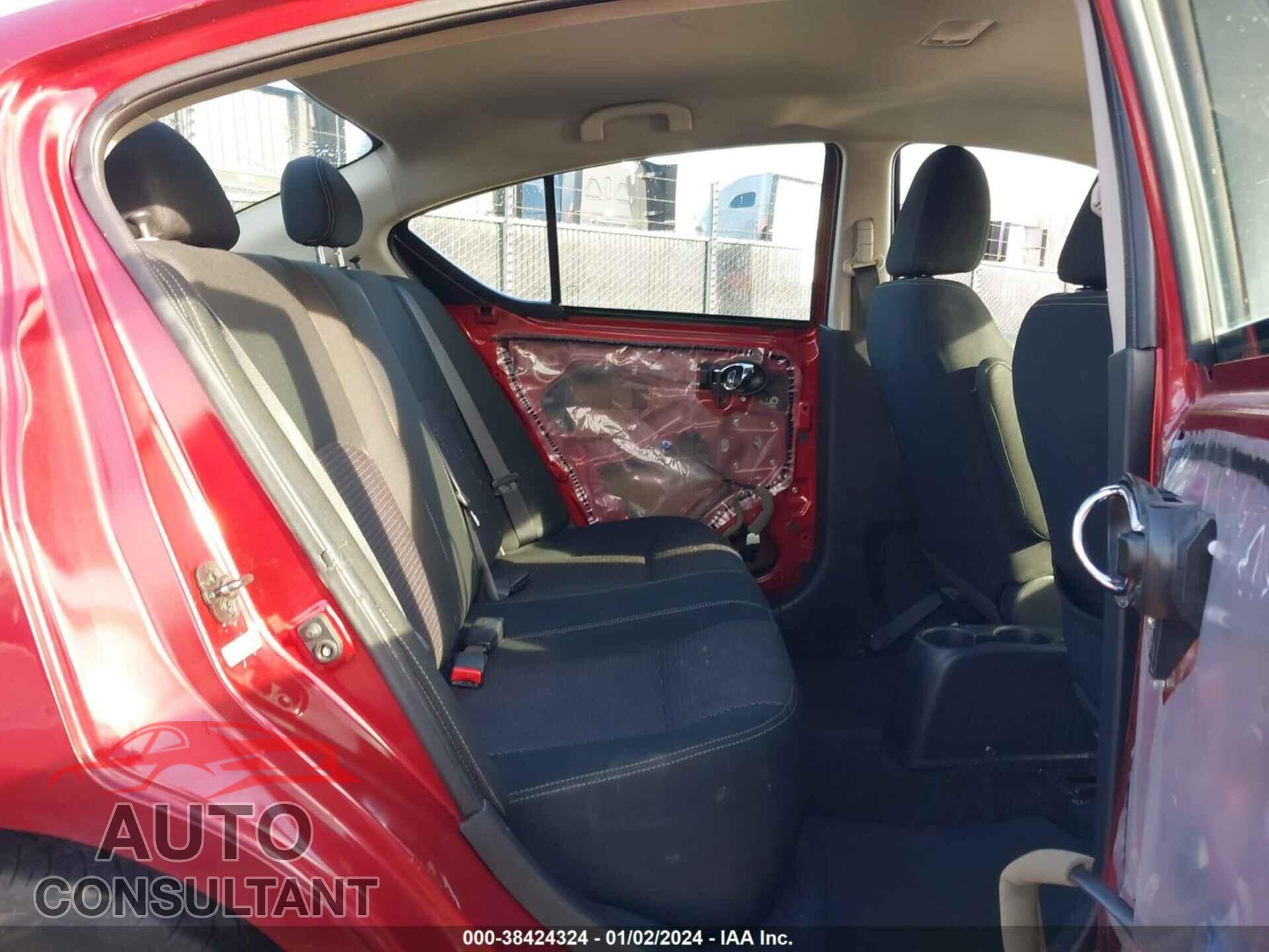 NISSAN VERSA 2018 - 3N1CN7AP8JL805304