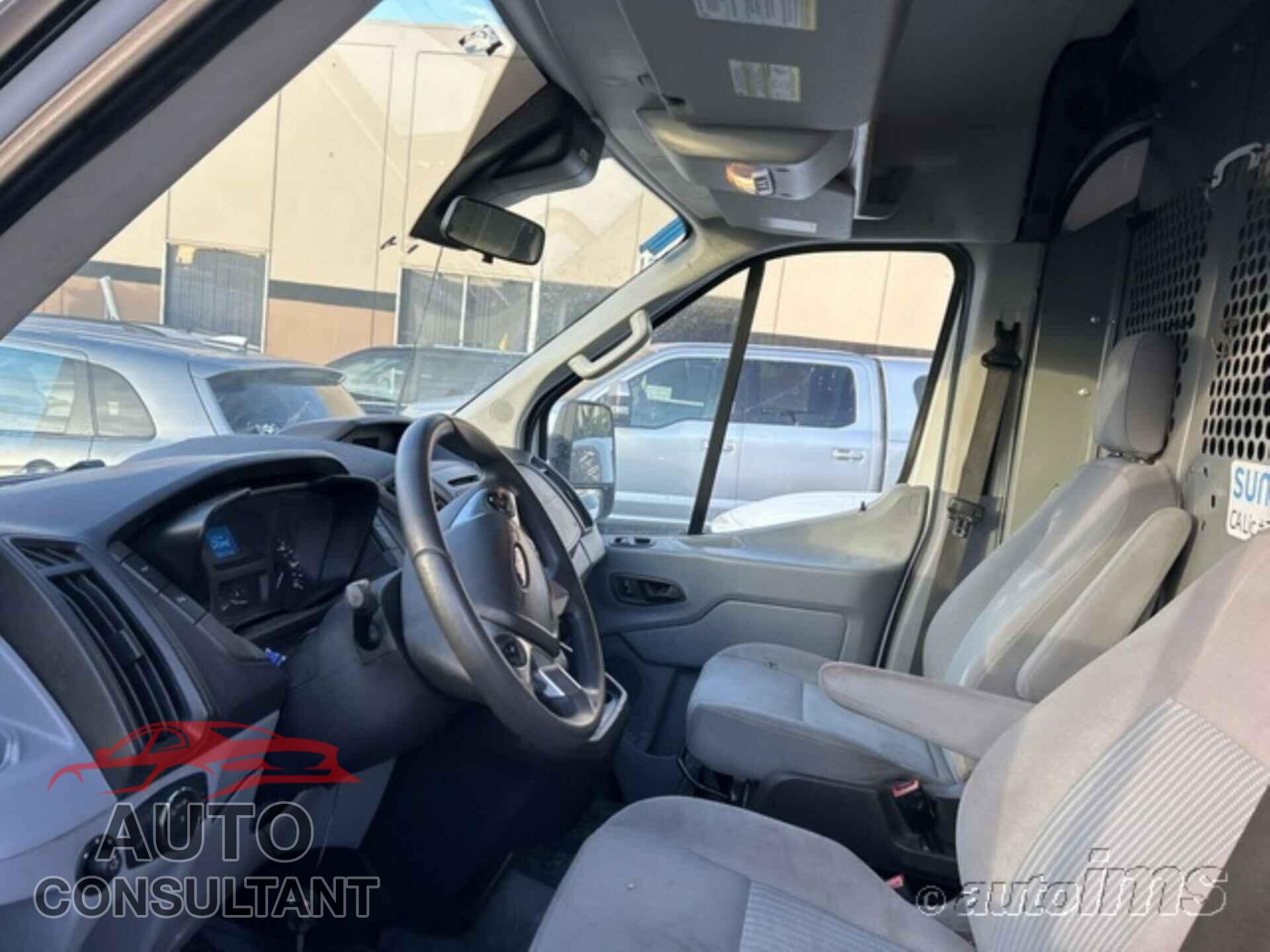 FORD TRANSIT 2018 - 1FTYR2CM1JKA79154