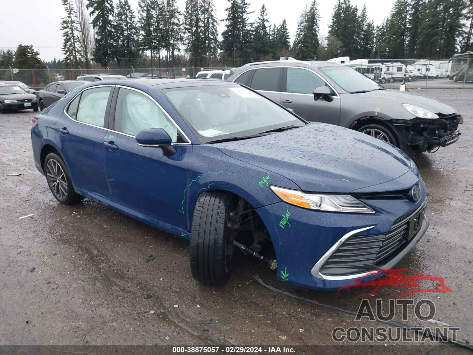 TOYOTA CAMRY 2023 - 4T1F11BK1PU075686