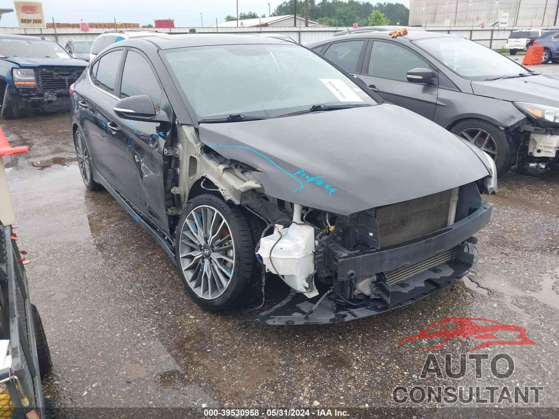 HYUNDAI ELANTRA 2018 - KMHD04LB5JU512798