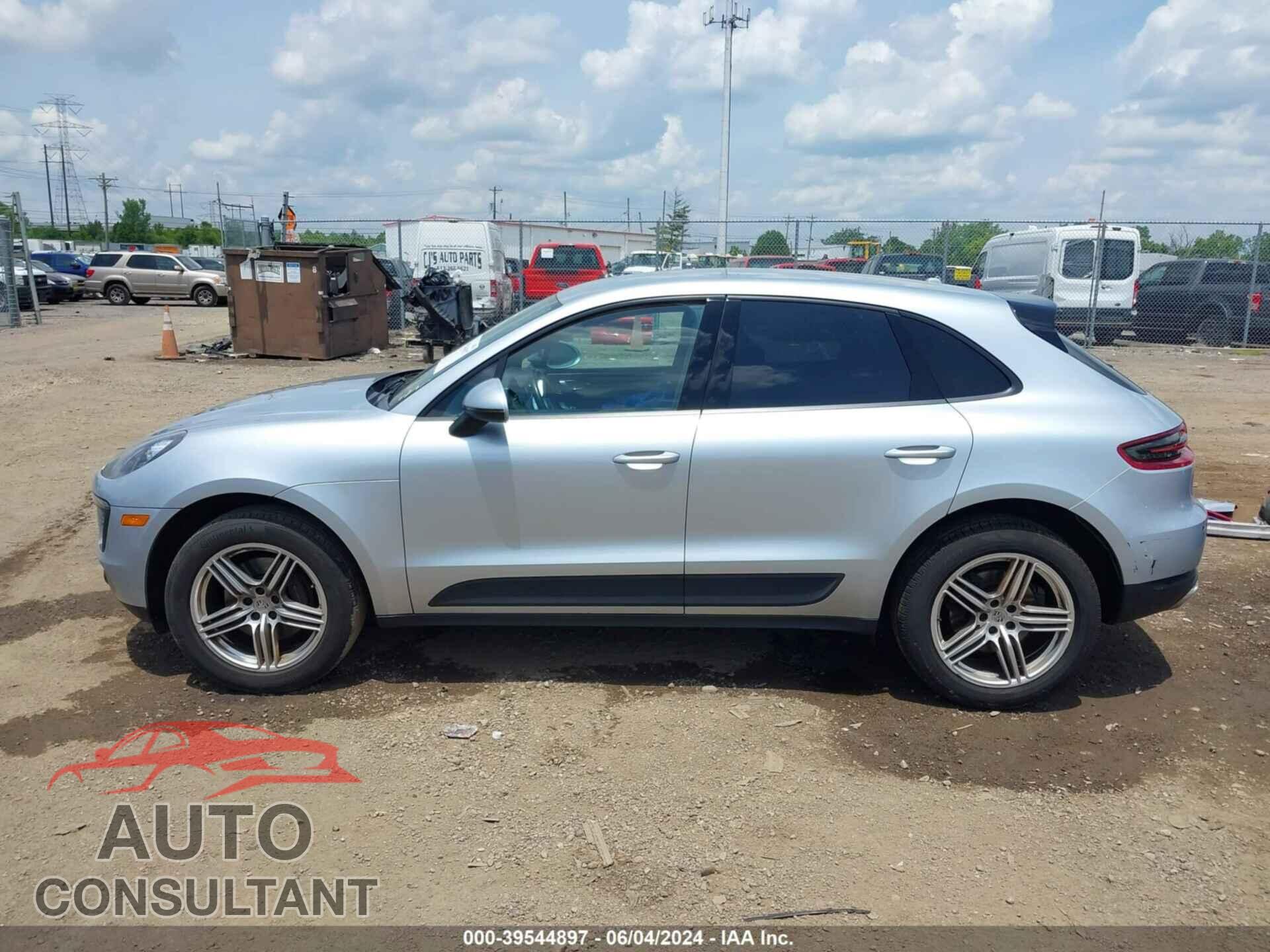 PORSCHE MACAN 2017 - WP1AA2A55HLB06315