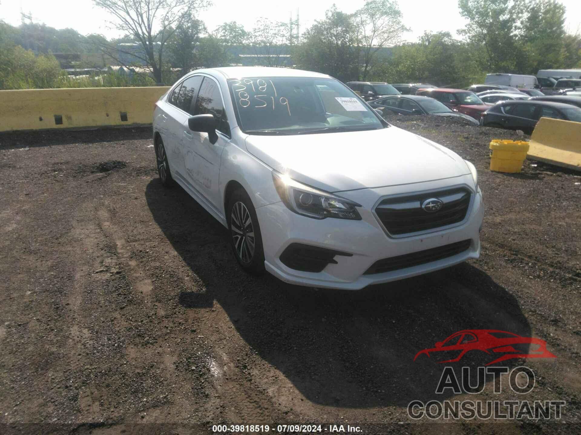 SUBARU LEGACY 2018 - 4S3BNAB61J3003927