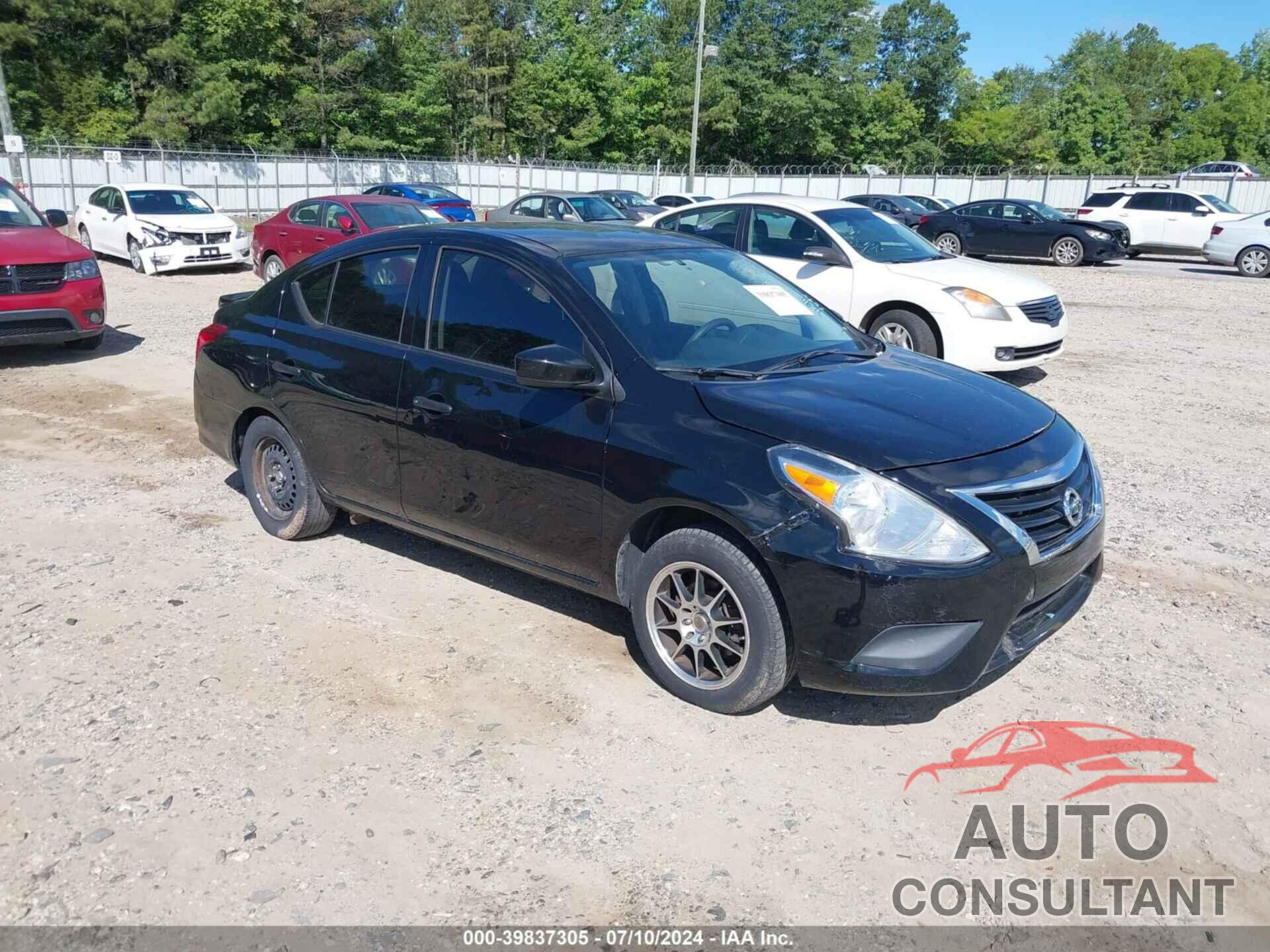 NISSAN VERSA 2018 - 3N1CN7AP8JL879984