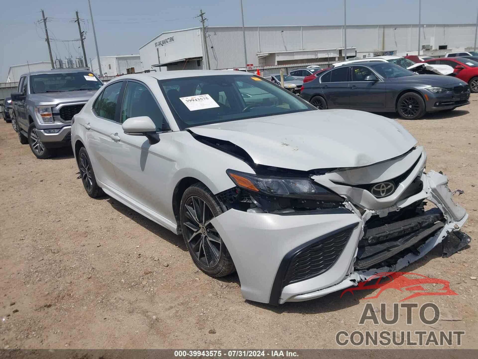 TOYOTA CAMRY 2022 - 4T1G11AK2NU063226