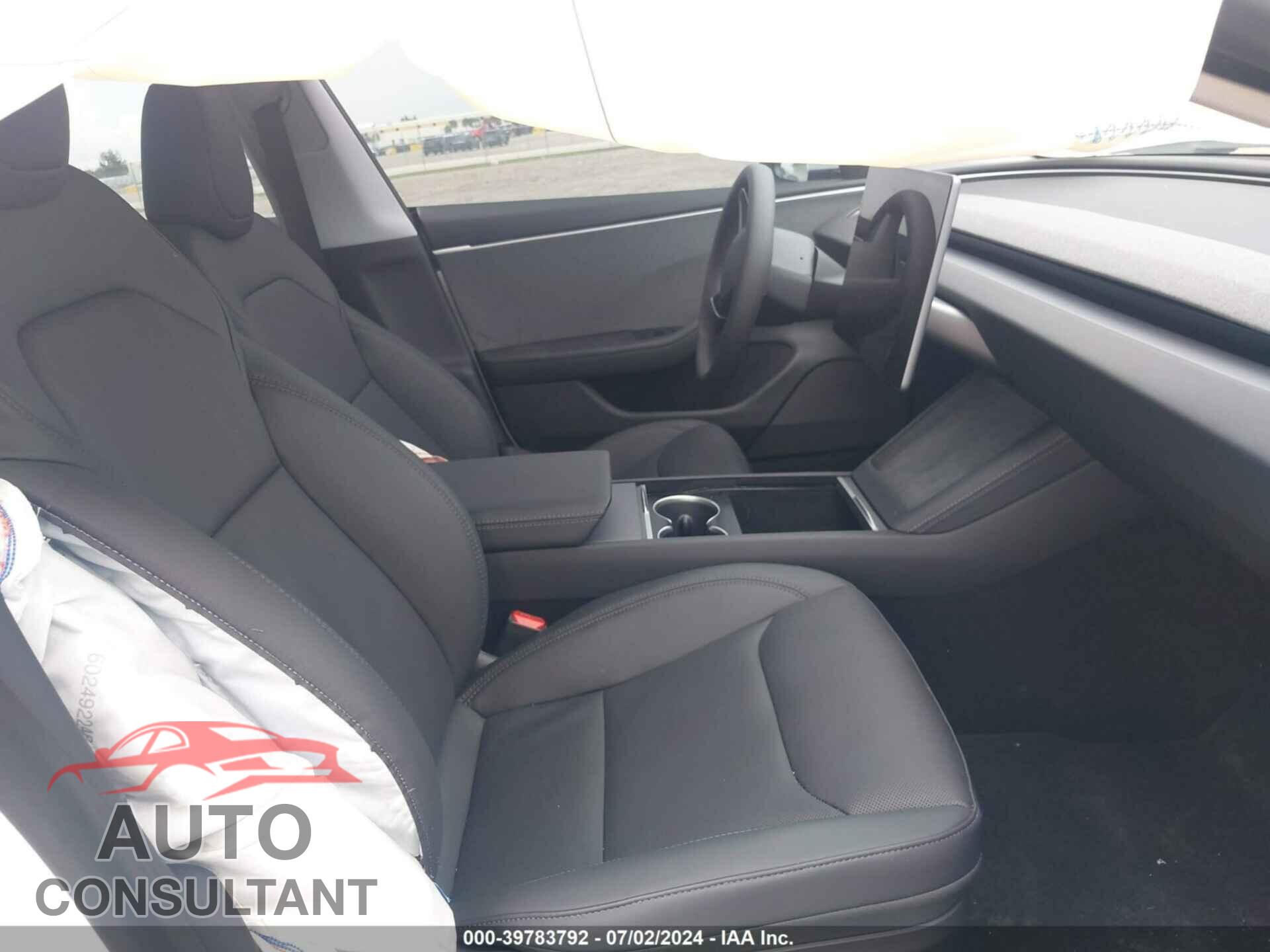 TESLA MODEL 3 2024 - 5YJ3E1EA1RF756831