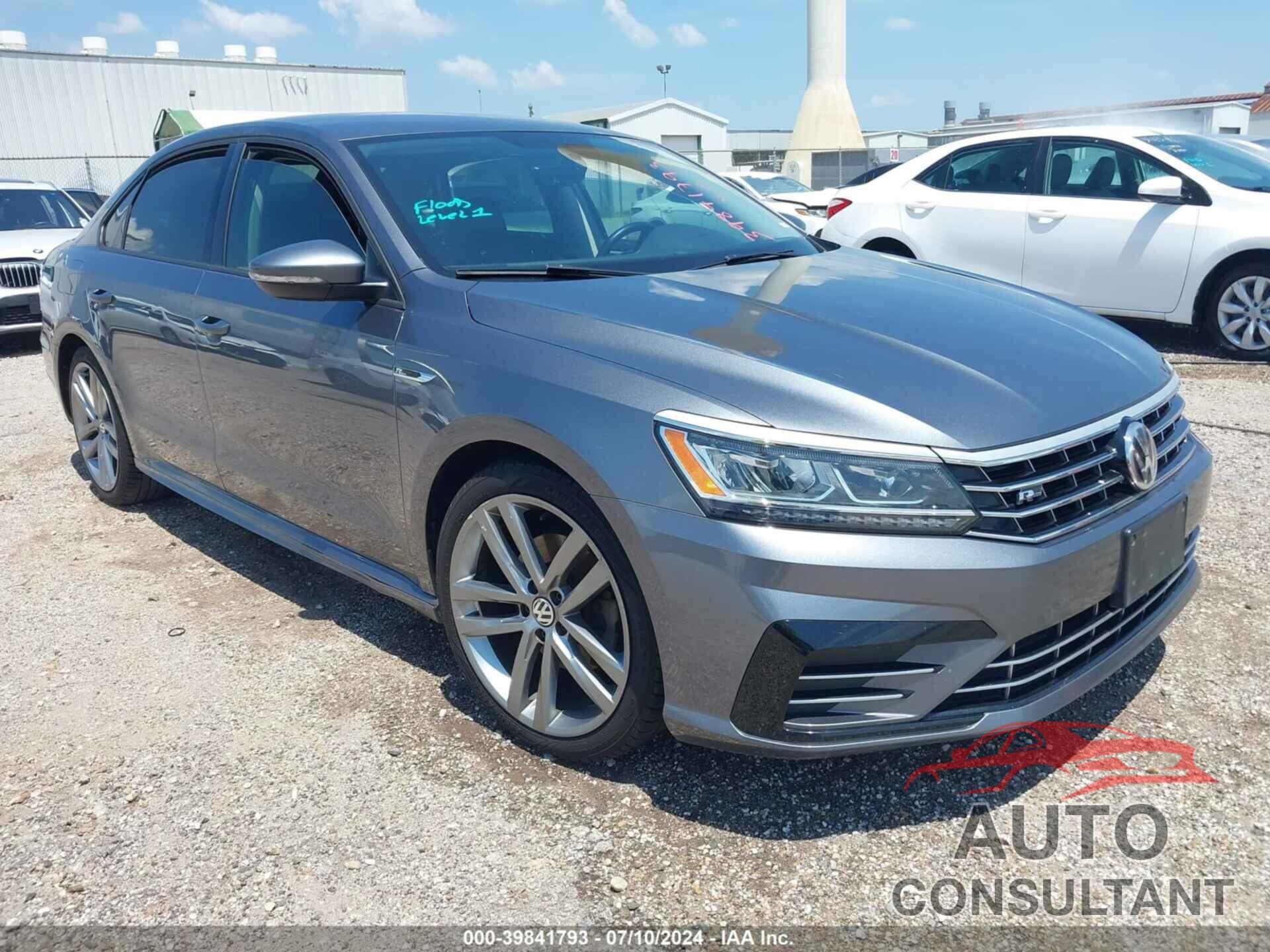 VOLKSWAGEN PASSAT 2018 - 1VWAA7A33JC021151