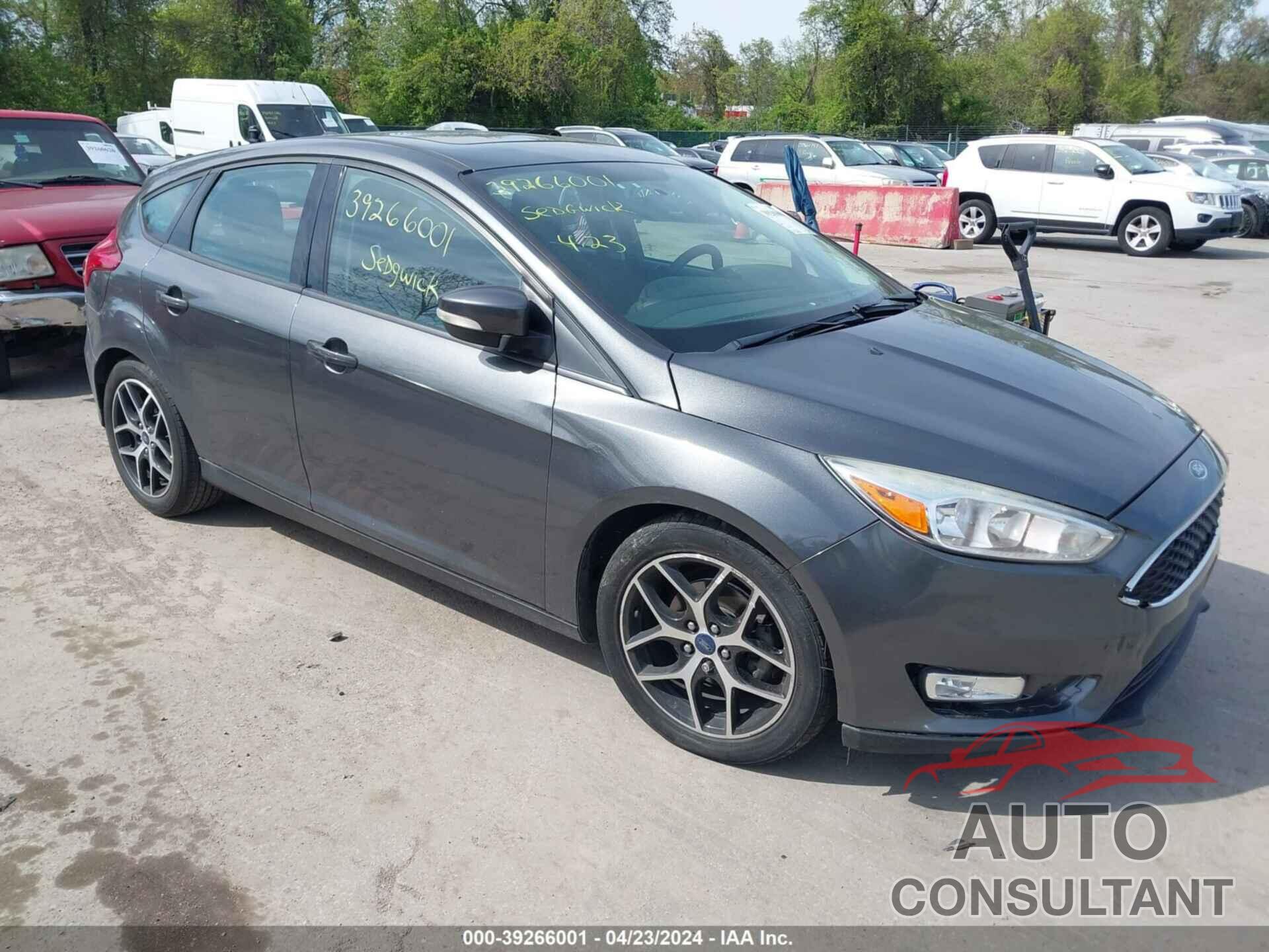 FORD FOCUS 2018 - 1FADP3M24JL299573