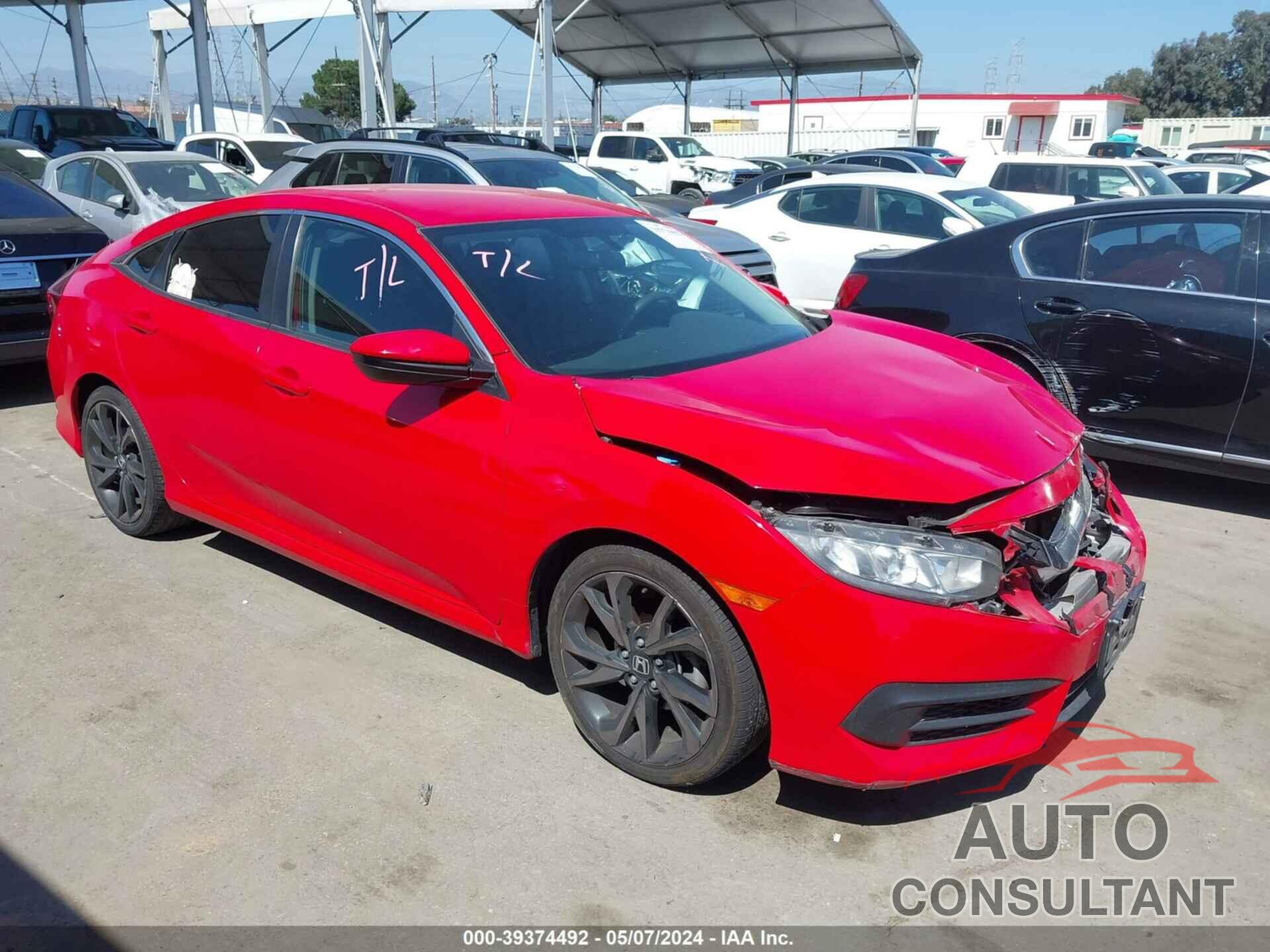 HONDA CIVIC 2018 - 2HGFC2F58JH556961