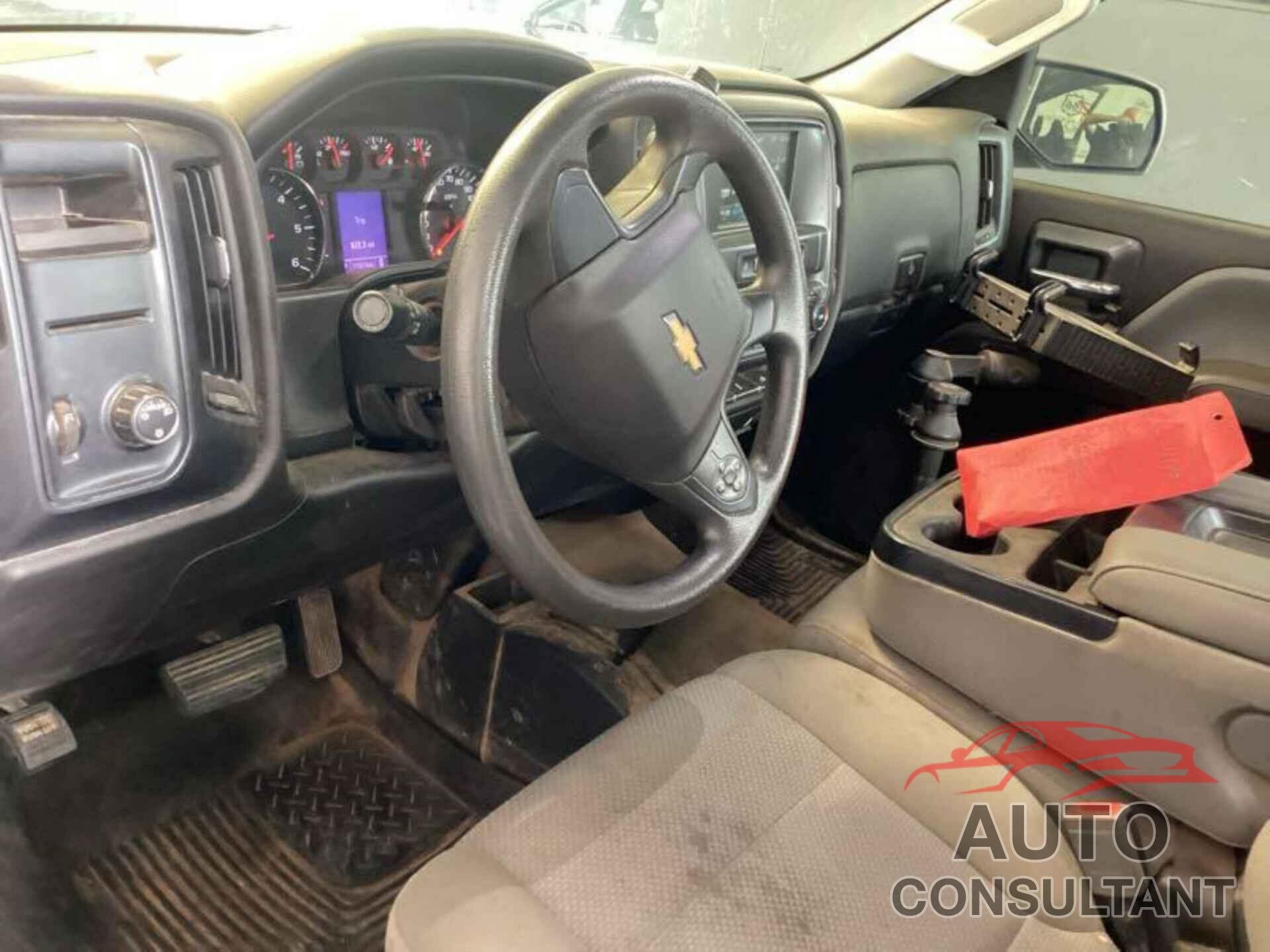 CHEVROLET SILVERADO 1500 2018 - 1GCVKNEC1JZ346149