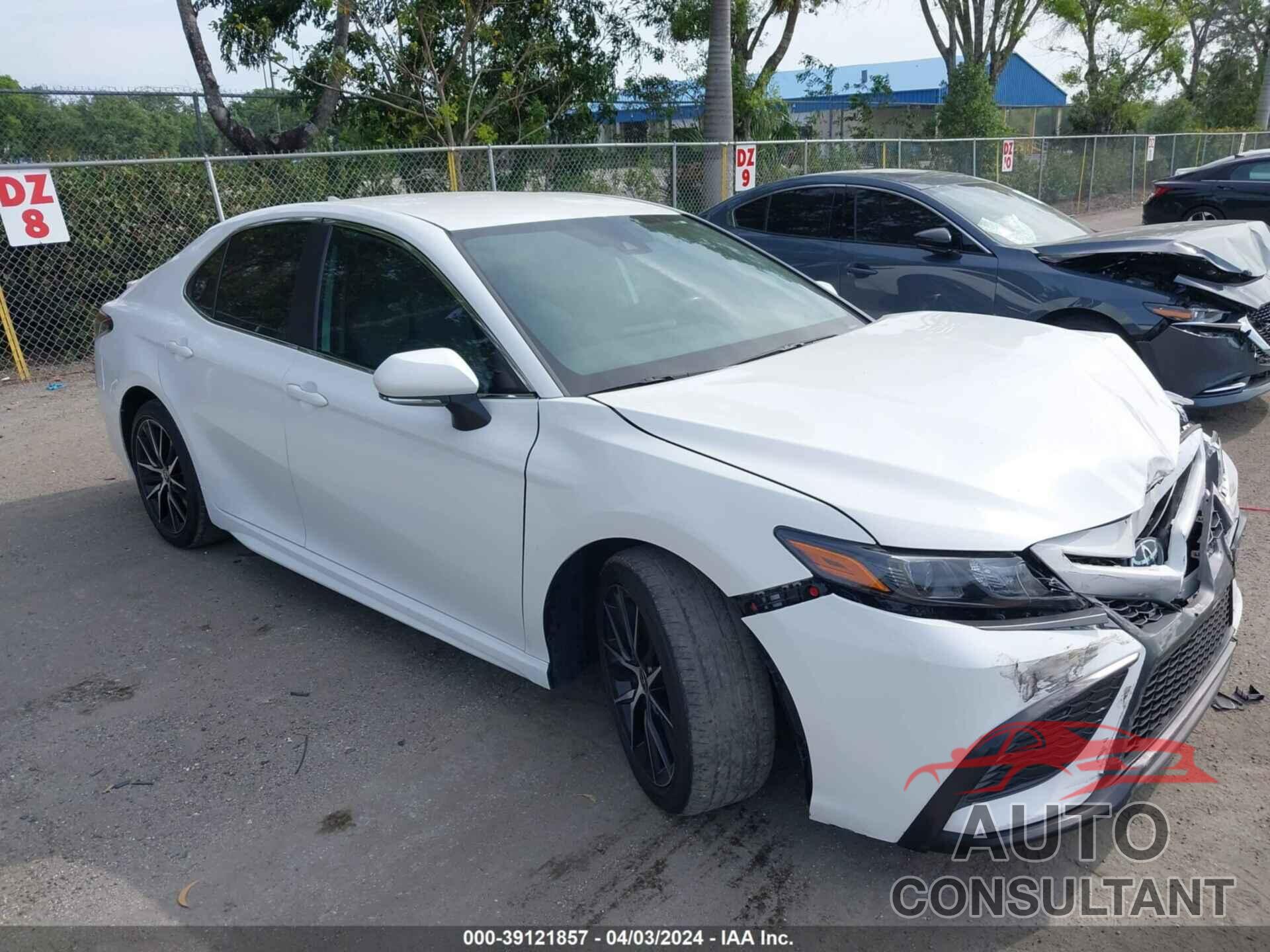 TOYOTA CAMRY 2022 - 4T1G11AK9NU047735