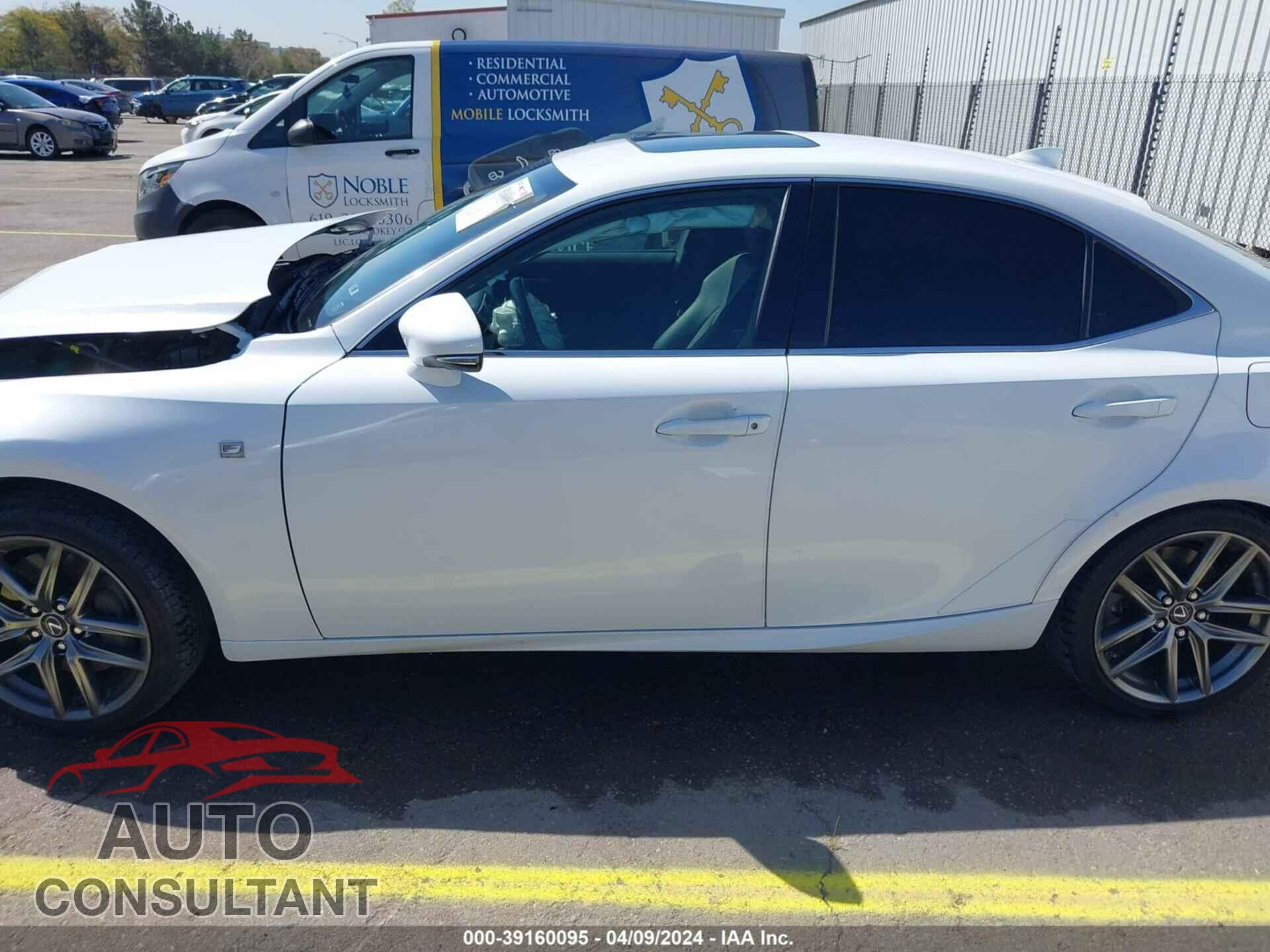 LEXUS IS 2017 - JTHBA1D21H5055903