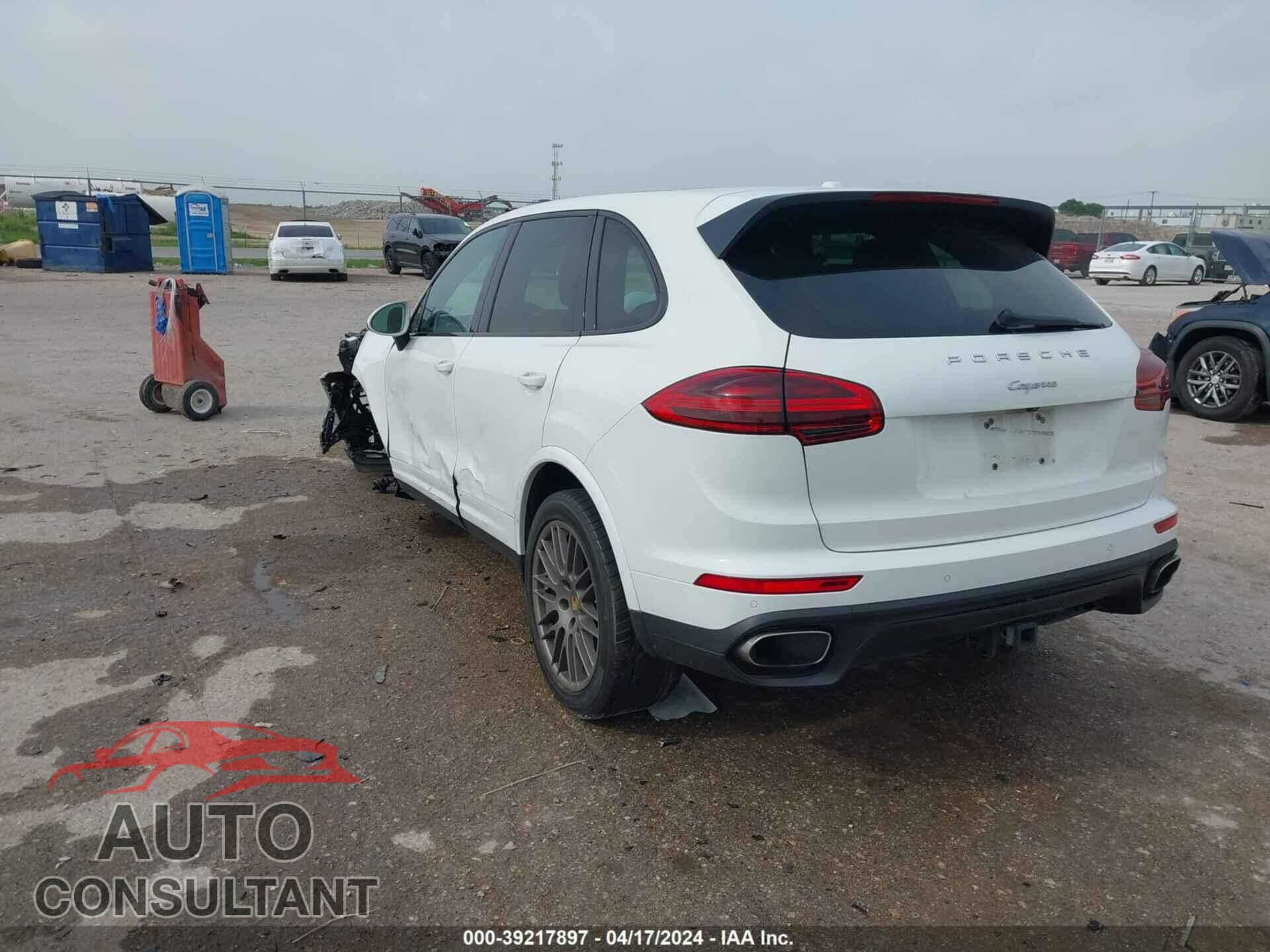 PORSCHE CAYENNE 2017 - WP1AA2A21HKA91422