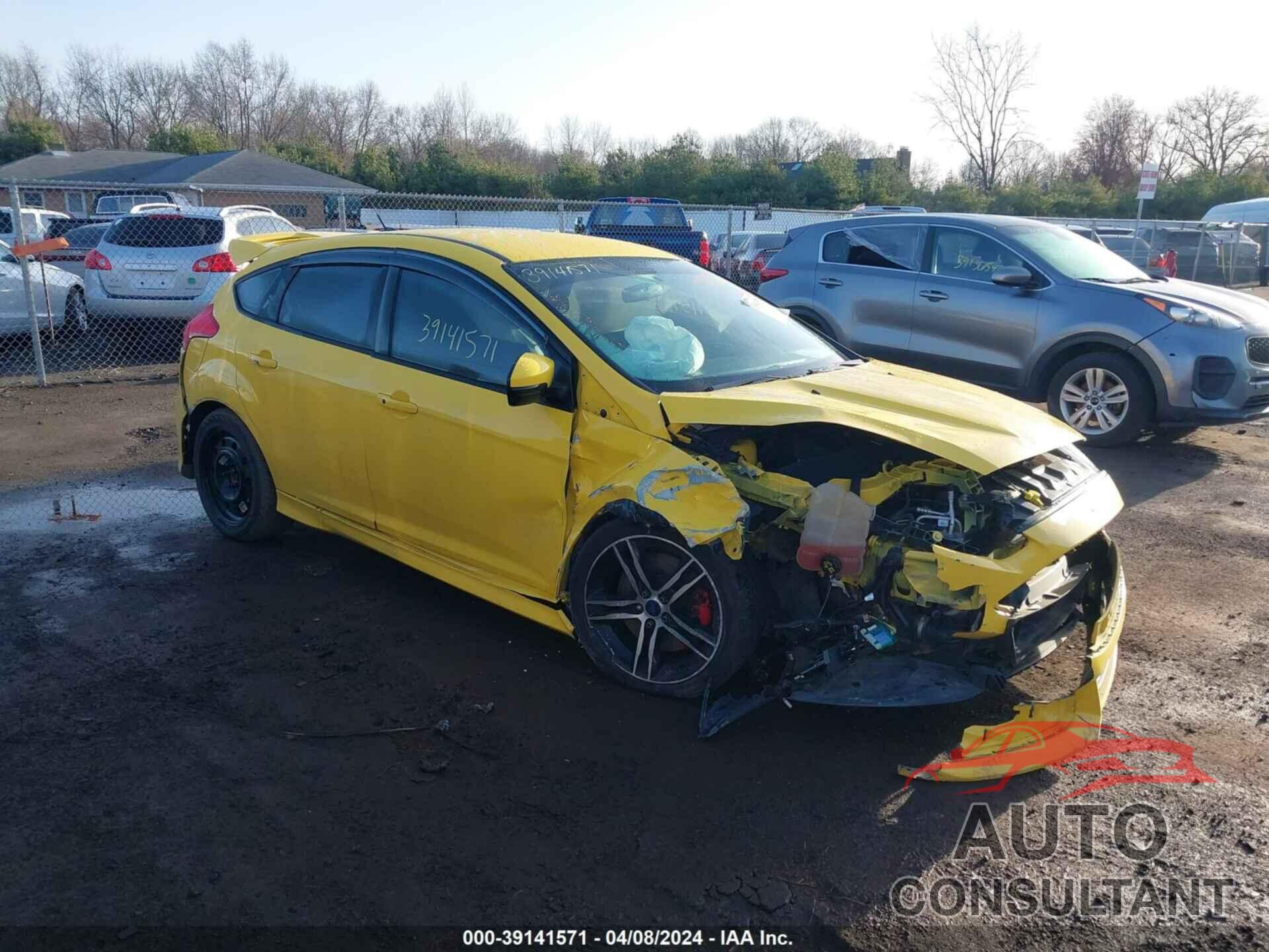 FORD FOCUS 2017 - 1FADP3L92HL218966