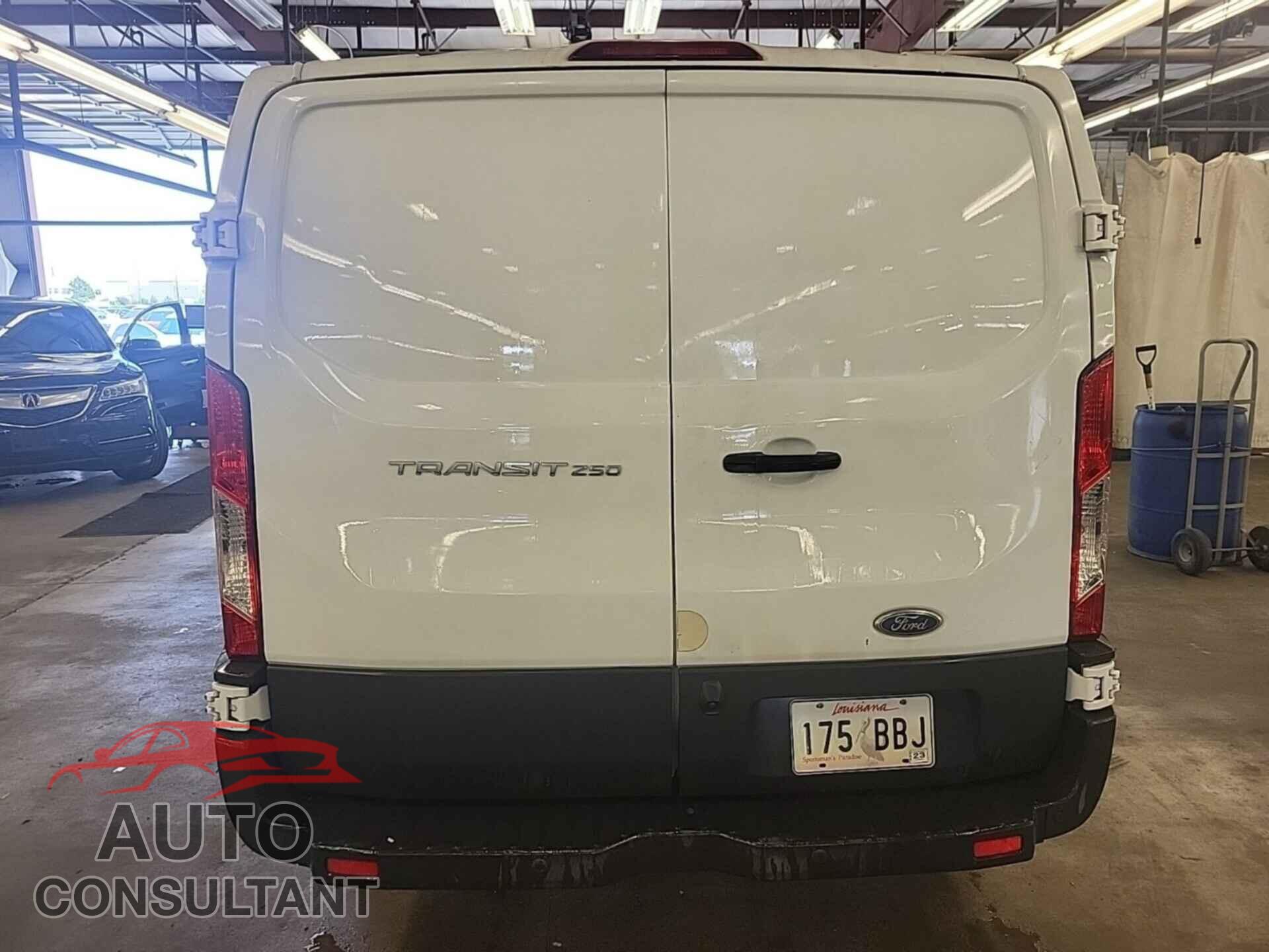 FORD TRANSIT 2017 - 1FTYR1YM5HKB33231