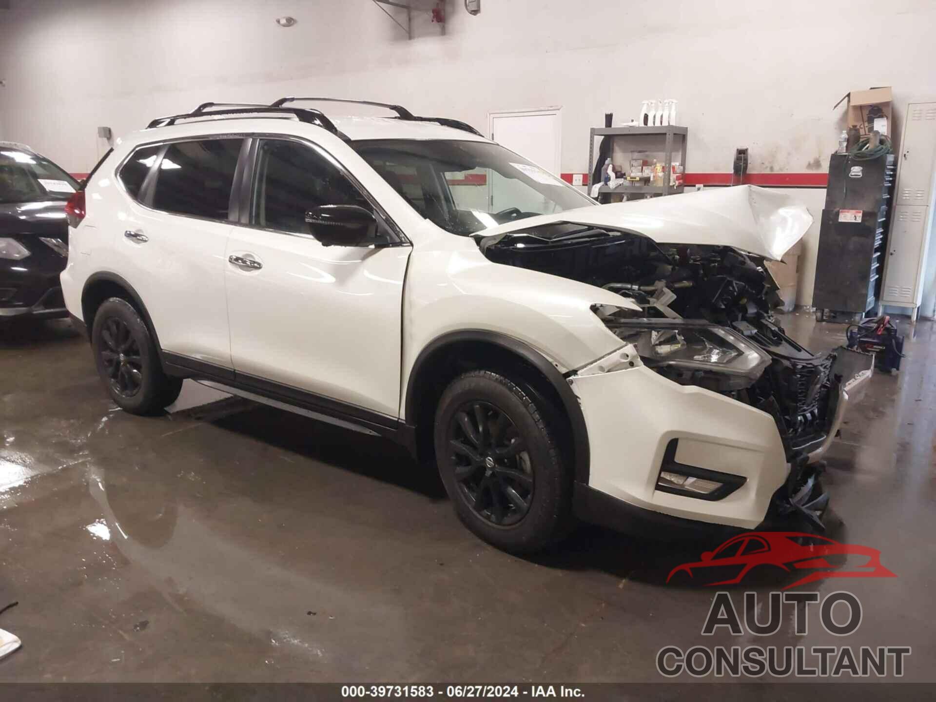 NISSAN ROGUE 2018 - 5N1AT2MV7JC795010