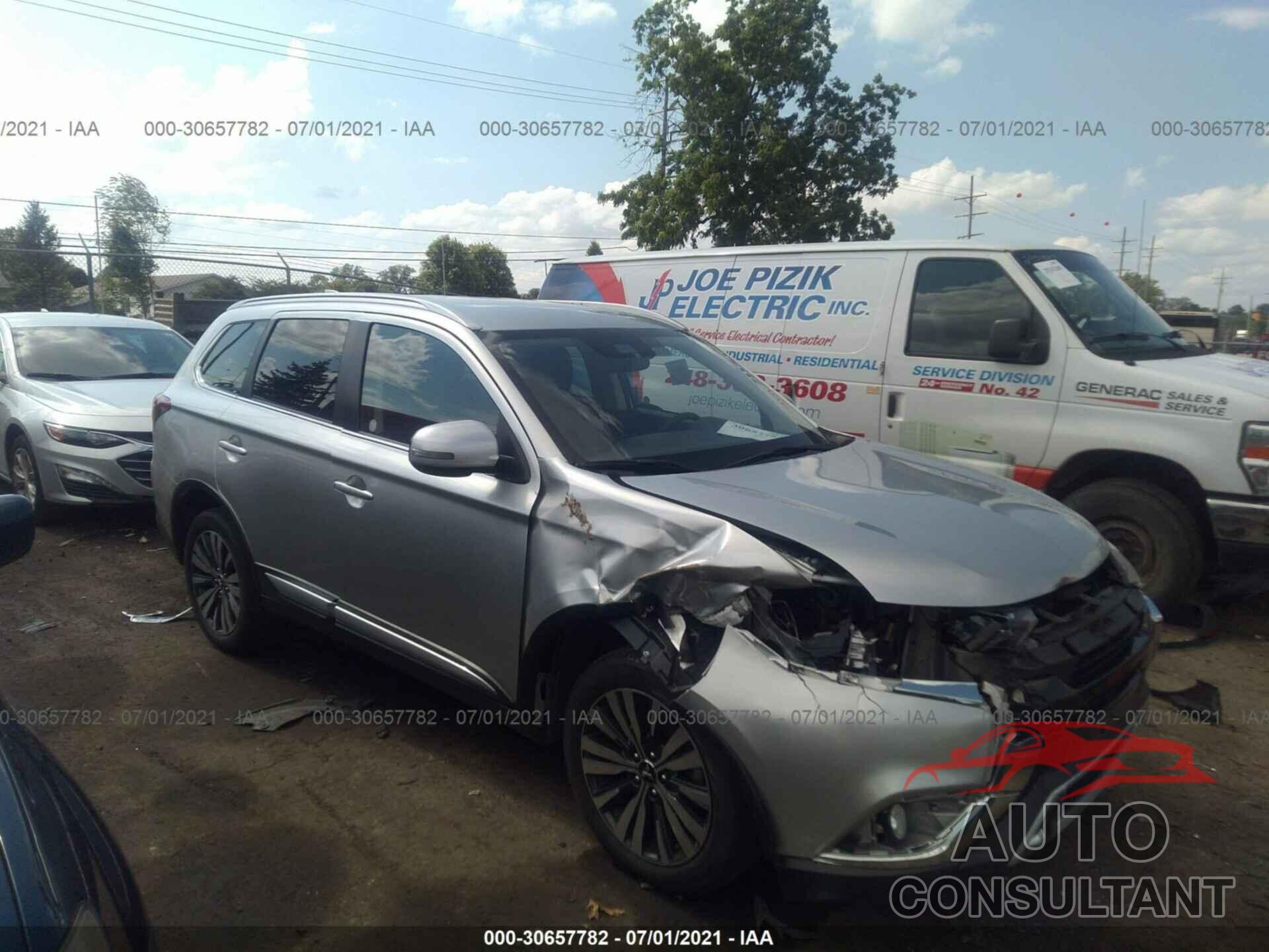 MITSUBISHI OUTLANDER 2020 - JA4AZ3A33LZ018233