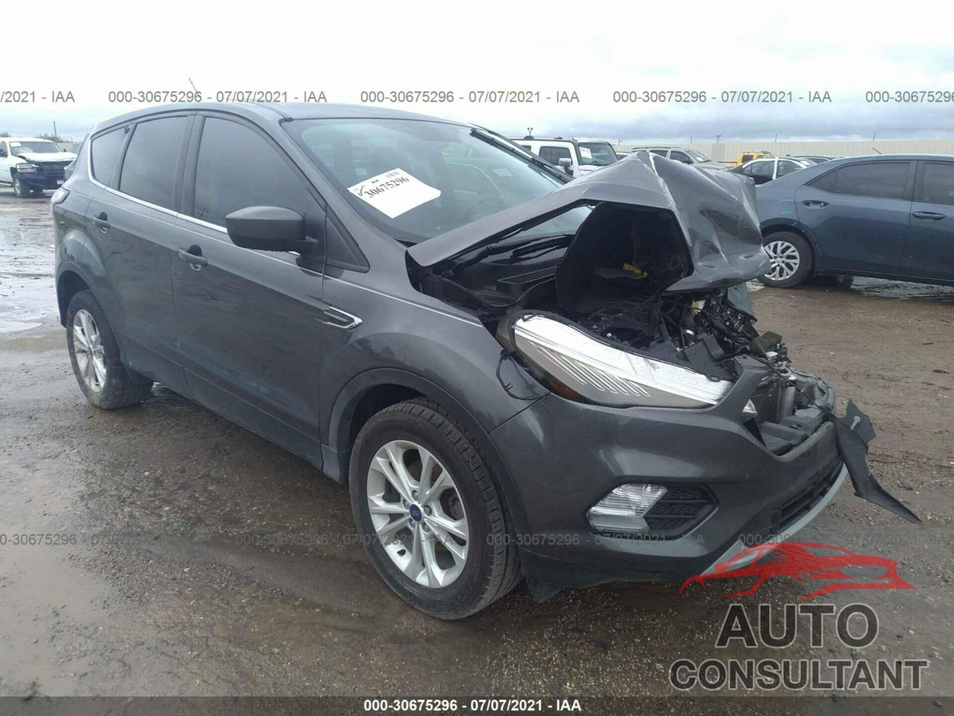 FORD ESCAPE 2017 - 1FMCU0GD8HUE93551