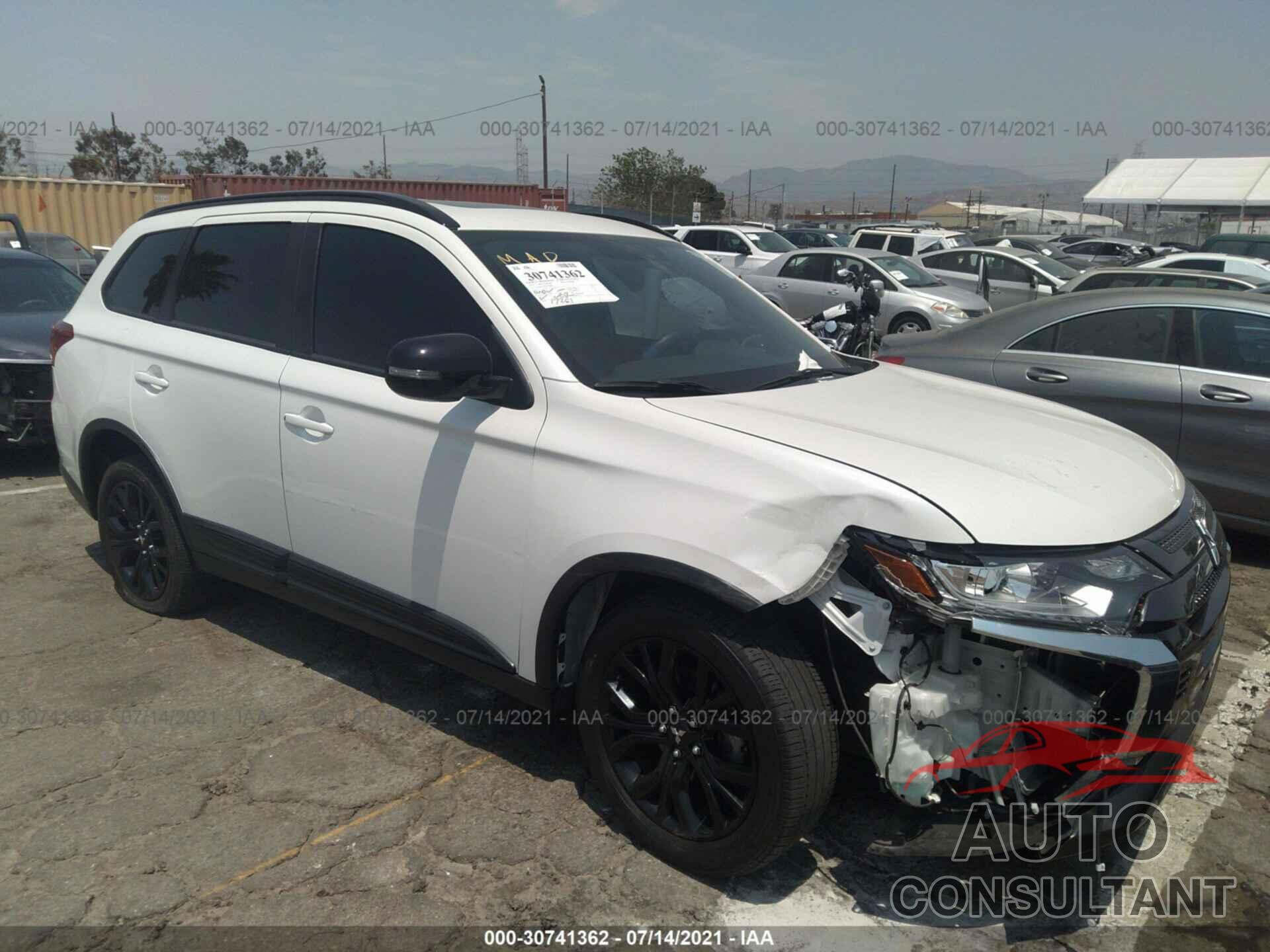 MITSUBISHI OUTLANDER 2019 - JA4AD3A30KZ026688