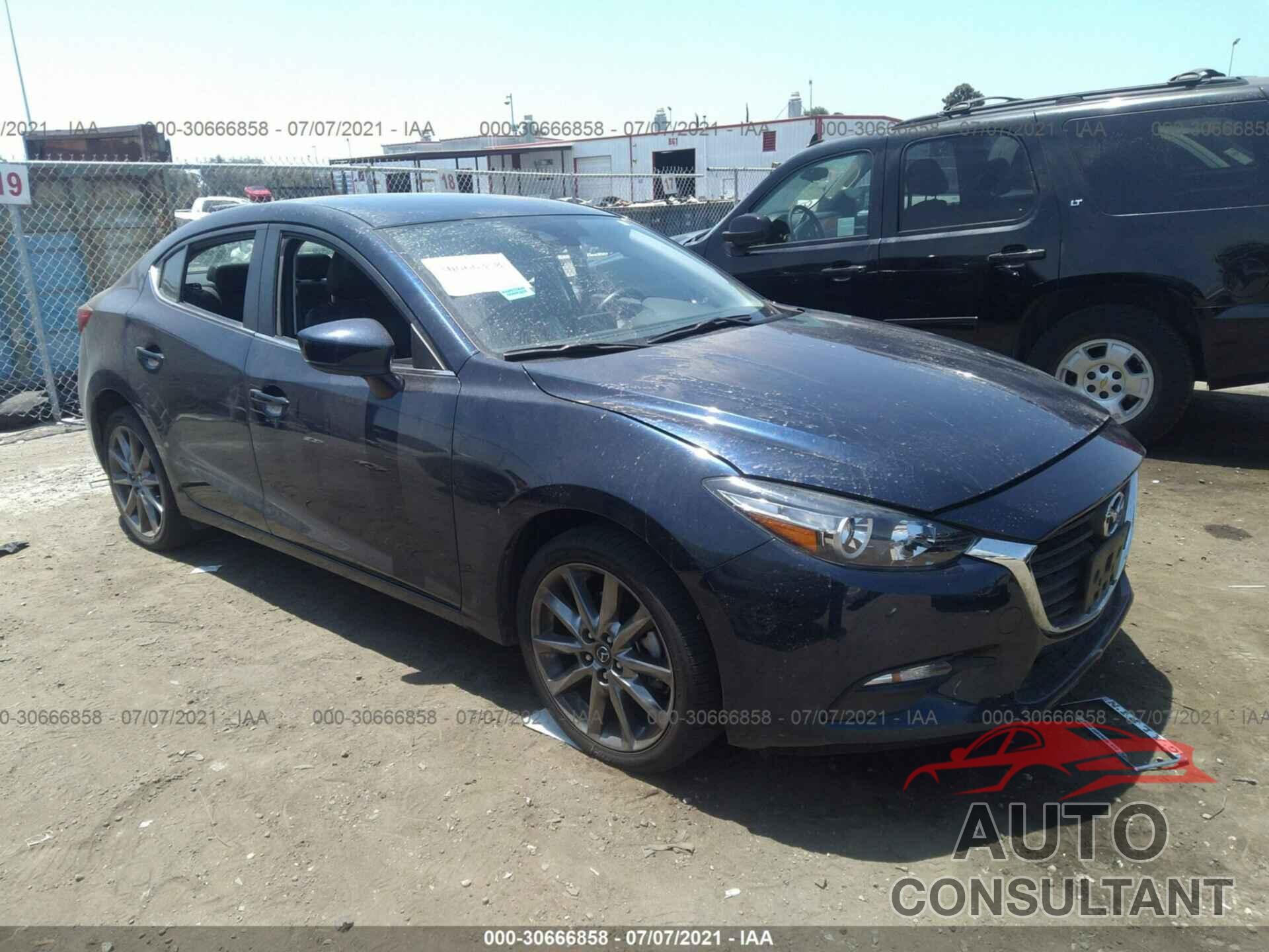 MAZDA MAZDA3 4-DOOR 2018 - 3MZBN1V38JM277154