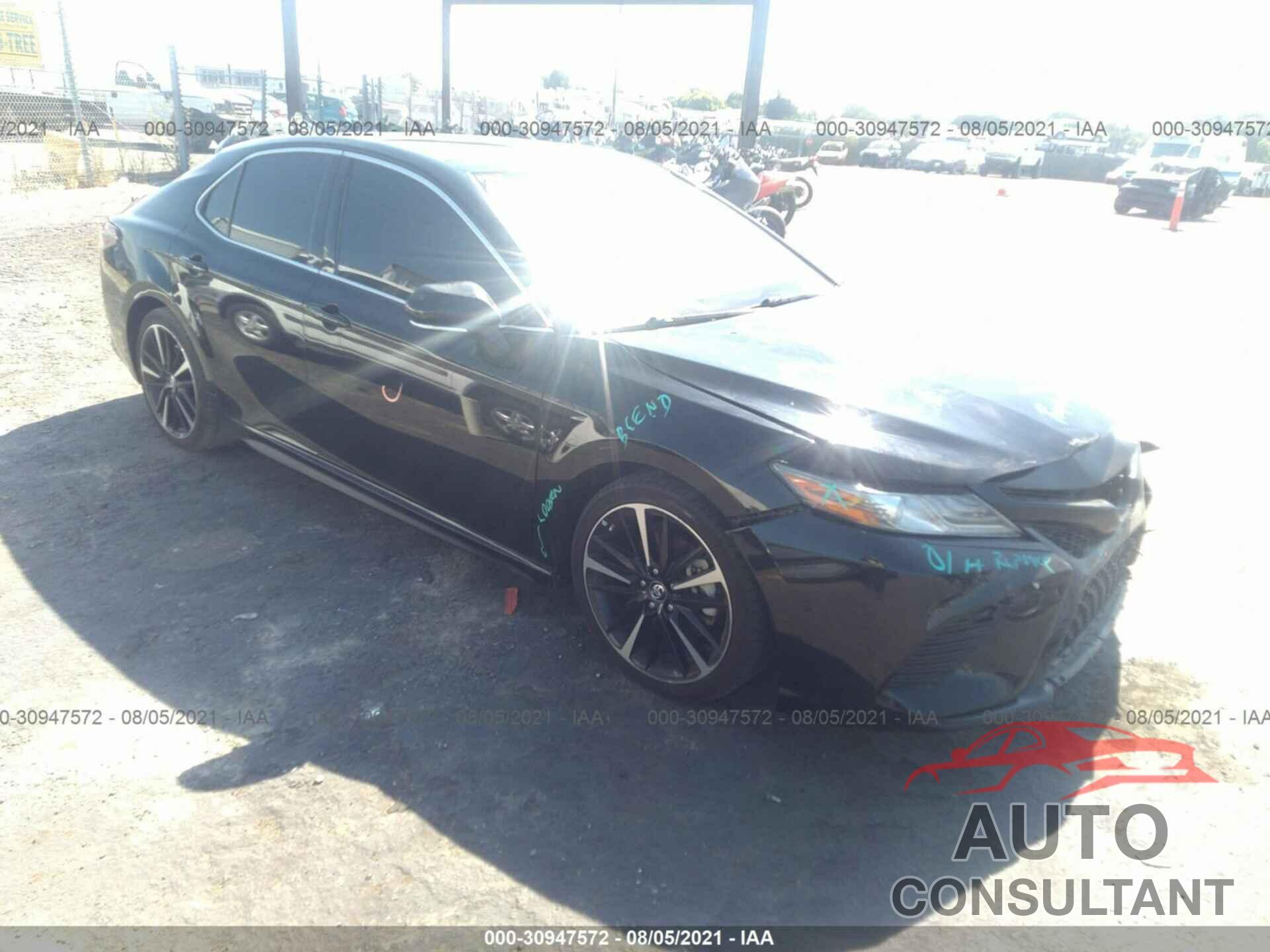 TOYOTA CAMRY 2018 - 4T1BZ1HK5JU018204