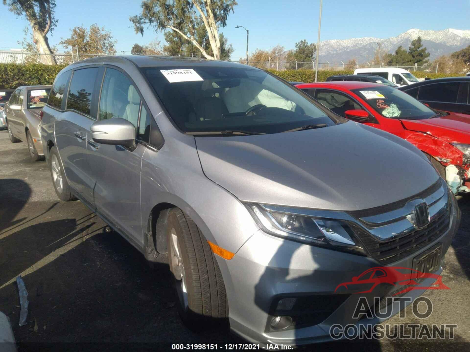 HONDA ODYSSEY 2018 - 5FNRL6H77JB029825