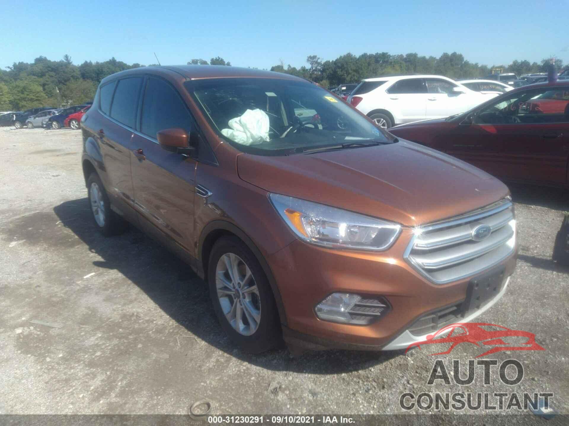 FORD ESCAPE 2017 - 1FMCU0GD1HUA40839