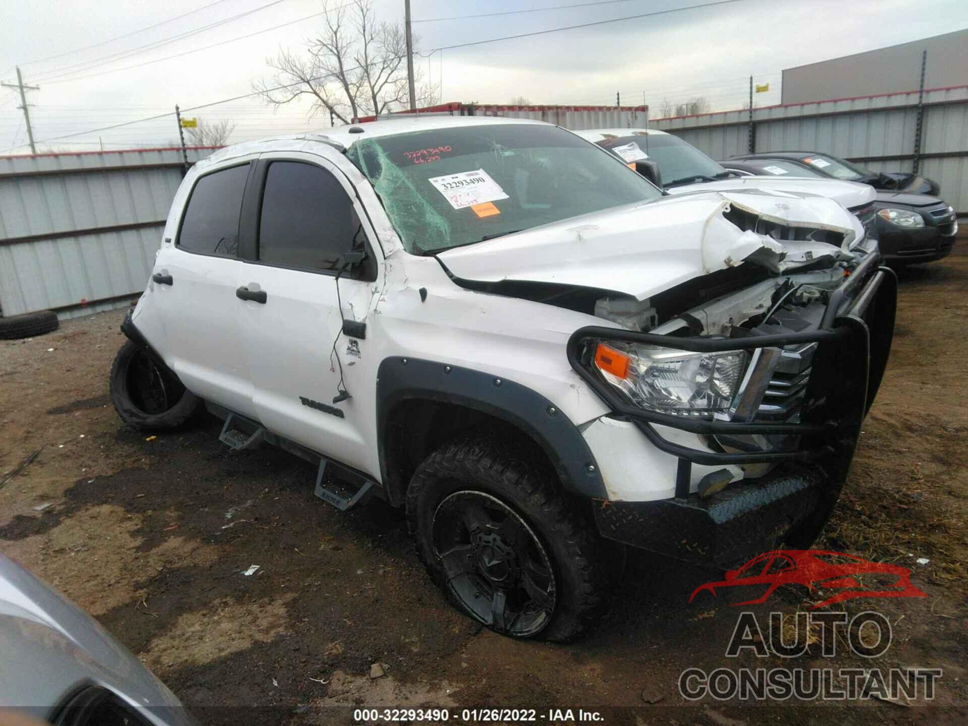 TOYOTA TUNDRA 4WD 2017 - 5TFDW5F12HX671072