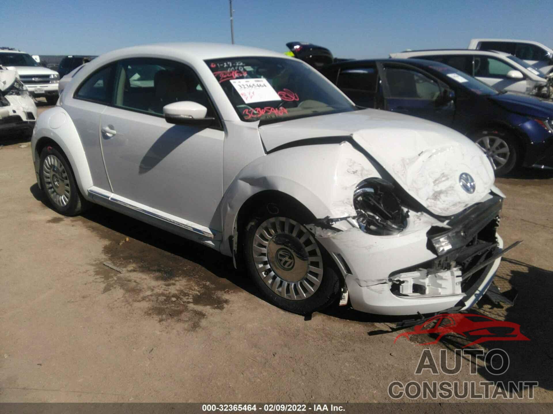 VOLKSWAGEN BEETLE COUPE 2016 - 3VWJ17ATXGM635699