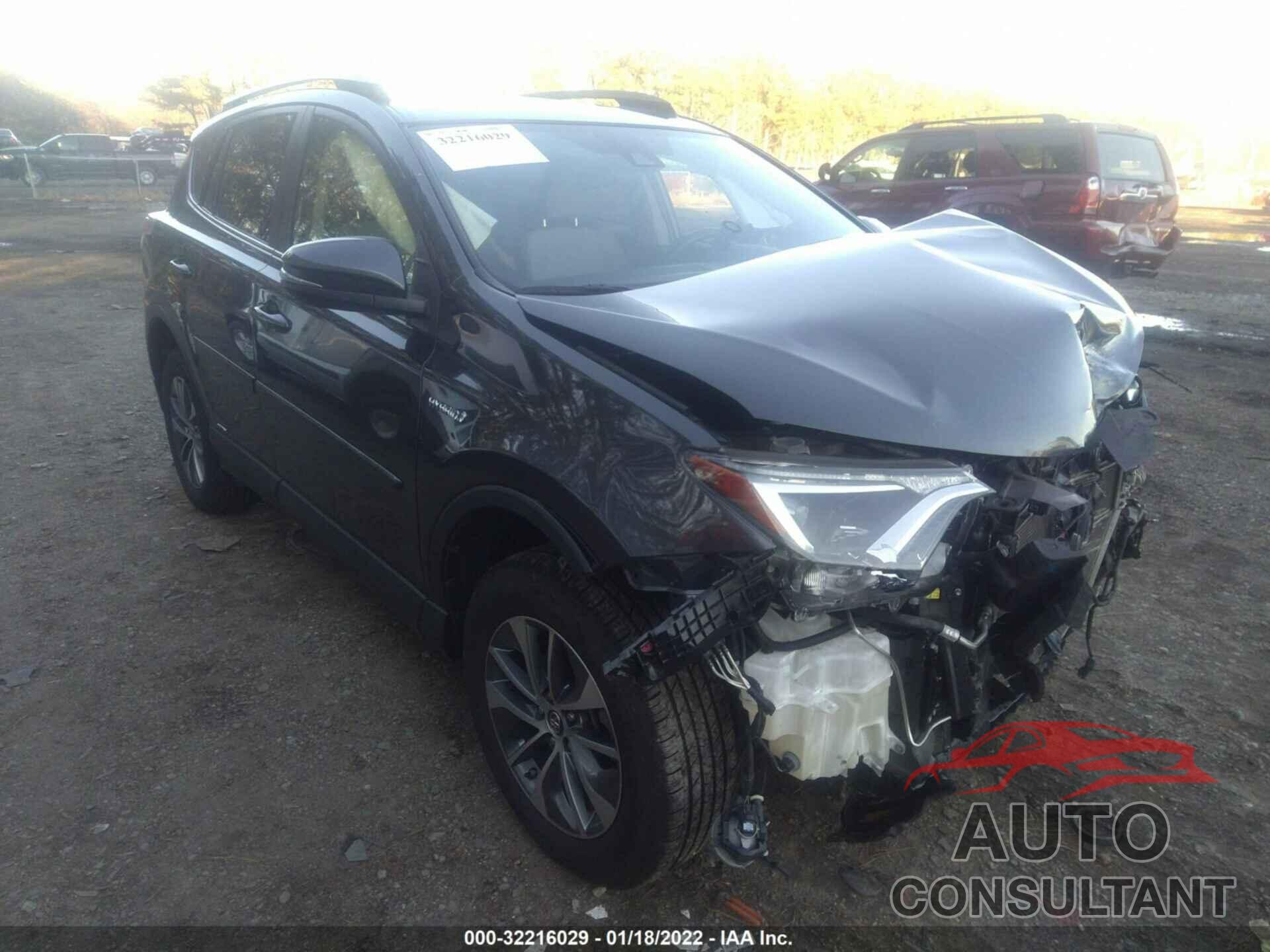 TOYOTA RAV4 2018 - JTMRJREVXJD183317