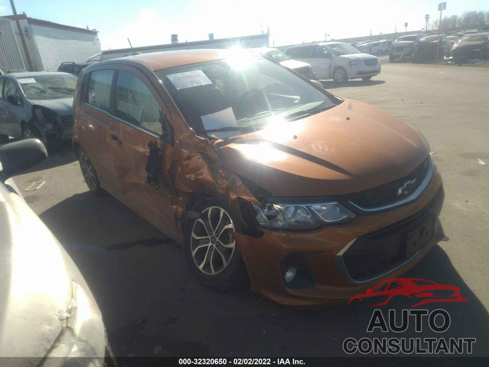 CHEVROLET SONIC 2018 - 1G1JD6SB6J4101623