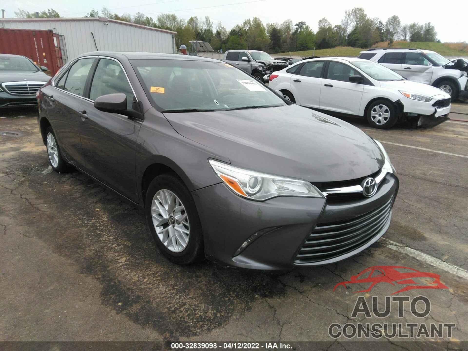 TOYOTA CAMRY 2016 - 4T4BF1FK7GR584214