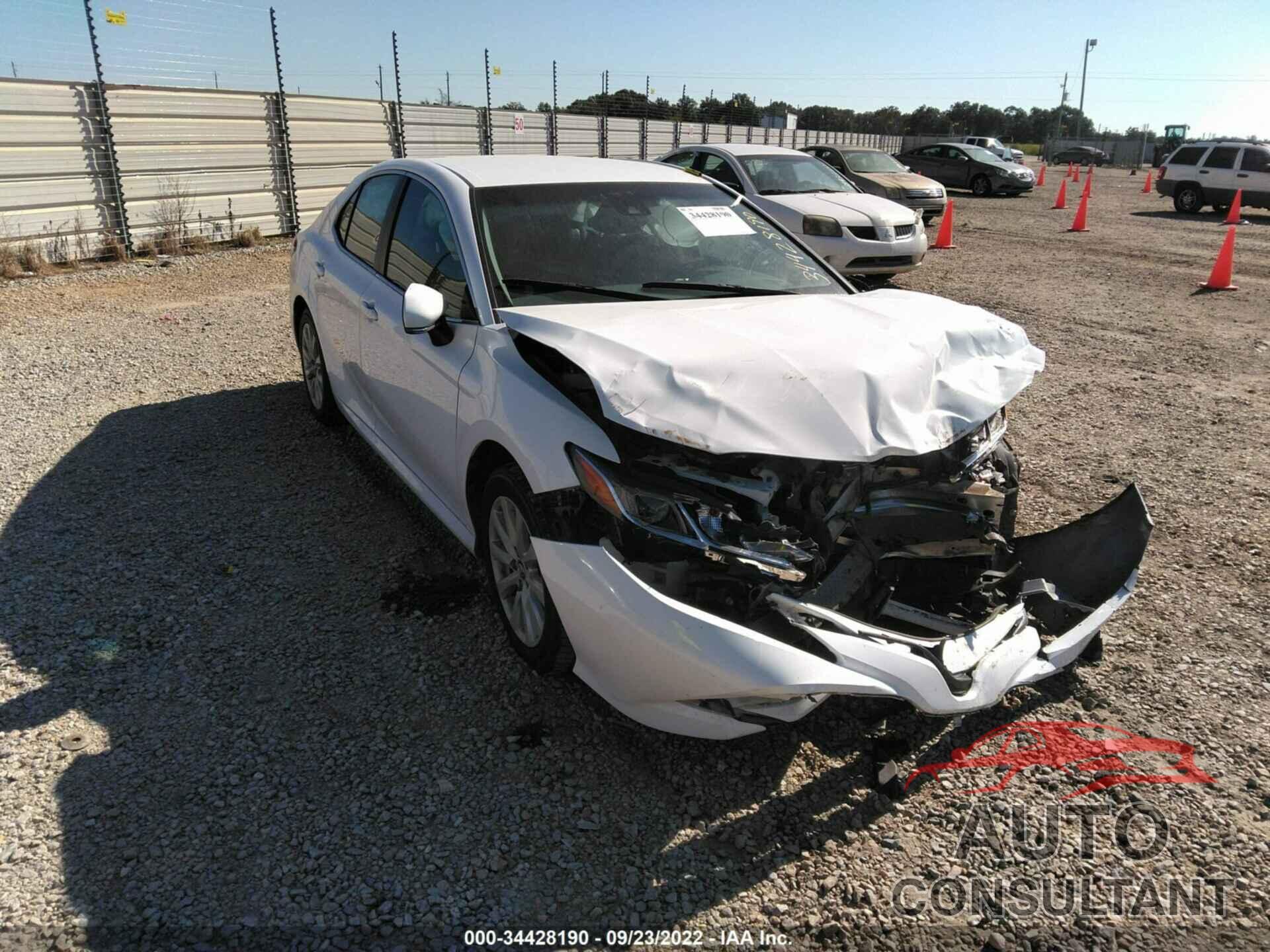 TOYOTA CAMRY 2018 - 4T1B11HK0JU672969