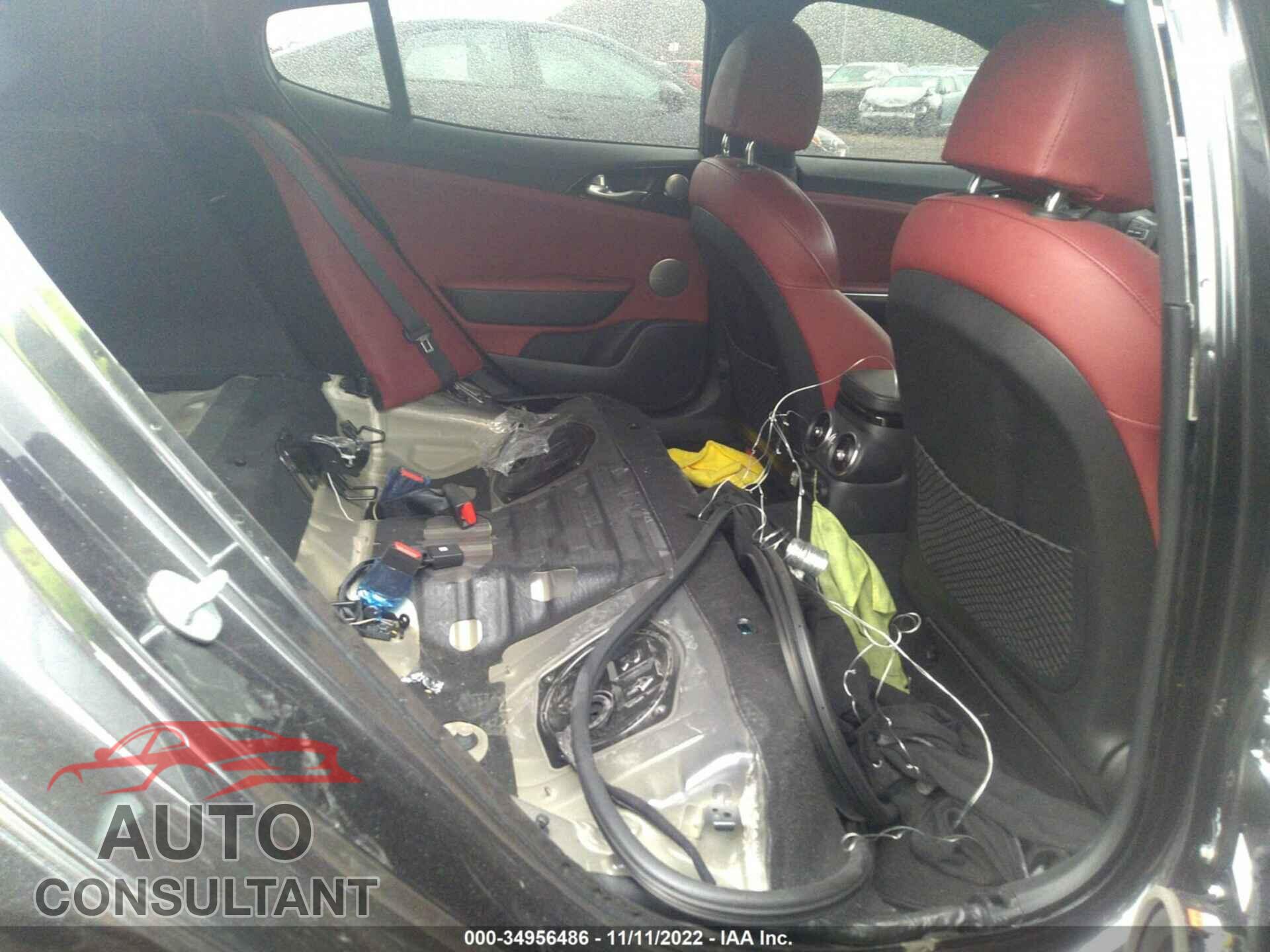 KIA STINGER 2022 - KNAE35LD2N6104323