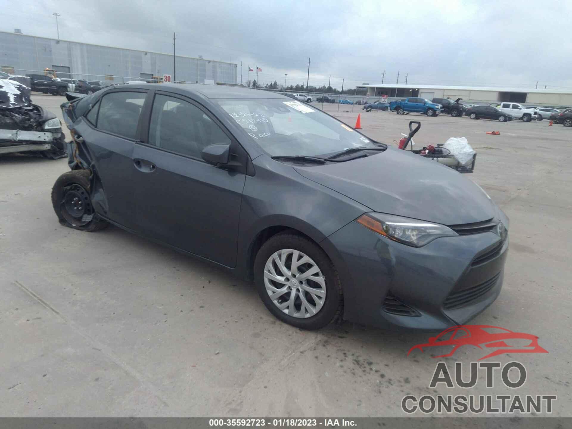 TOYOTA COROLLA 2018 - 5YFBURHEXJP853983