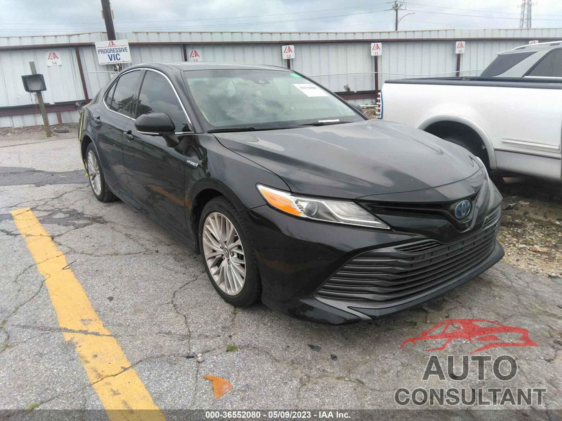 TOYOTA CAMRY 2018 - 4T1B21HK2JU502755