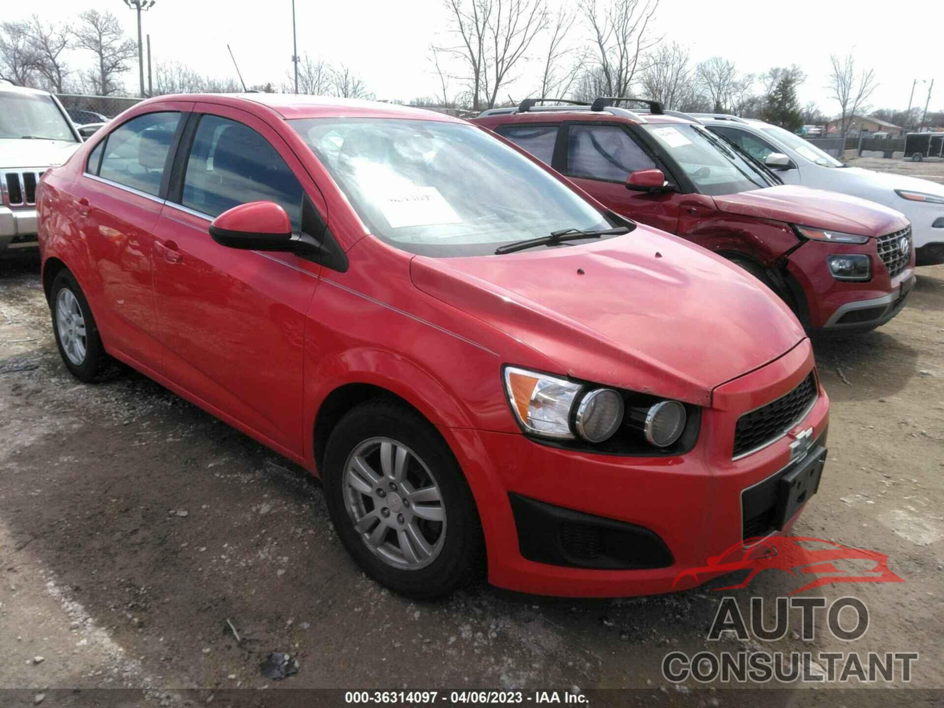 CHEVROLET SONIC 2015 - 1G1JC5SH6F4192613