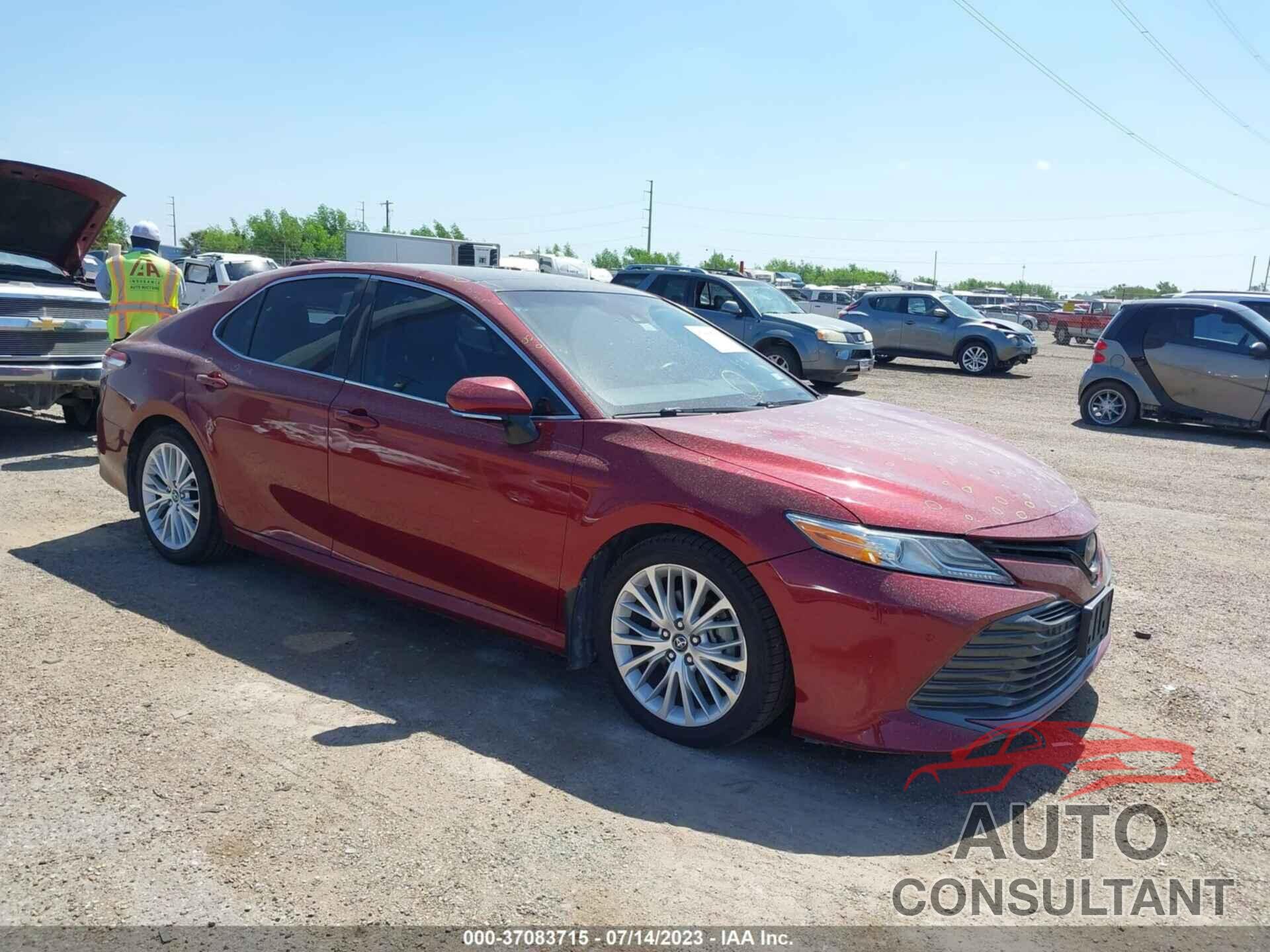 TOYOTA CAMRY 2018 - 4T1B11HKXJU544982