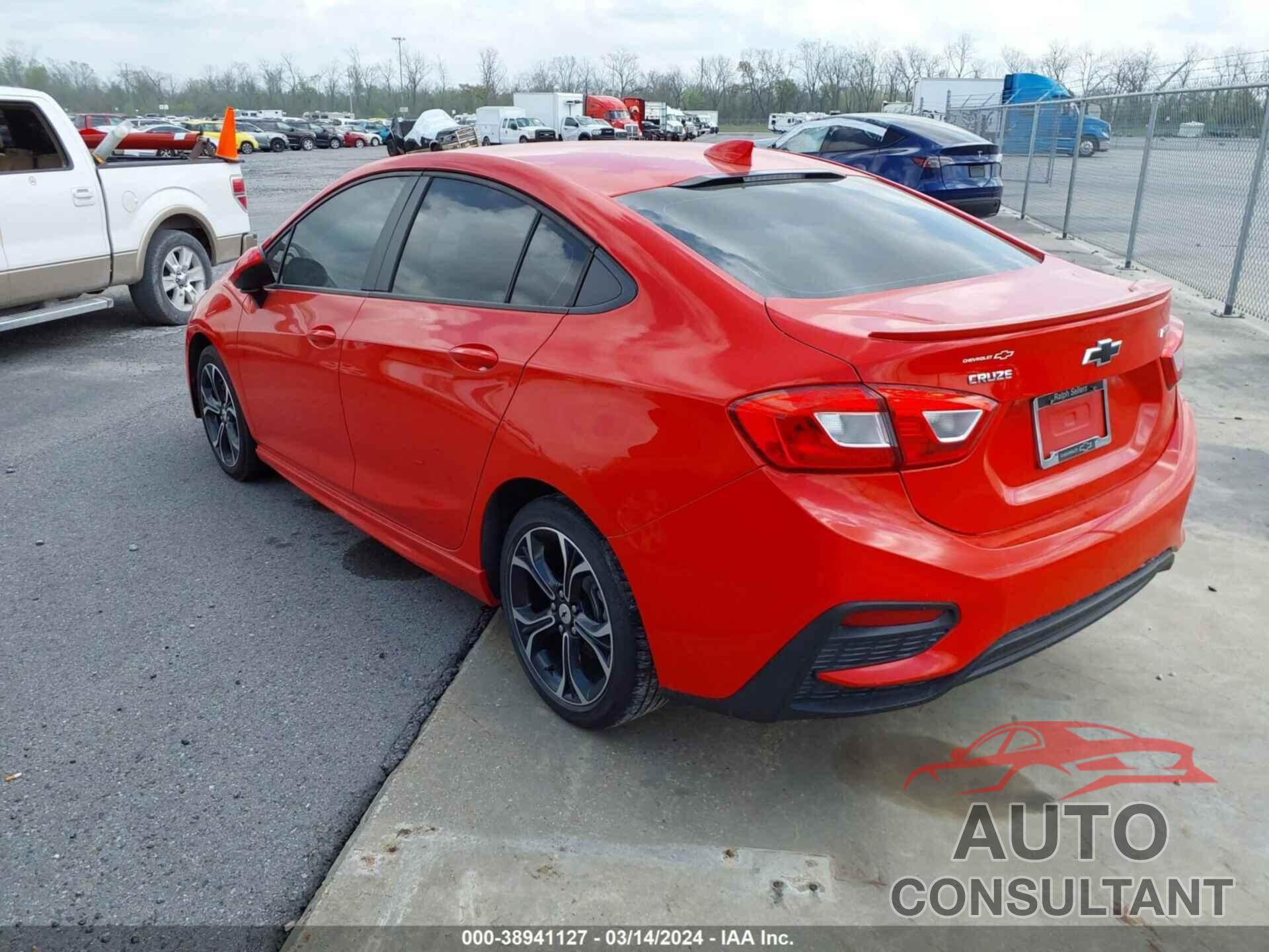 CHEVROLET CRUZE 2019 - 1G1BE5SMXK7114064