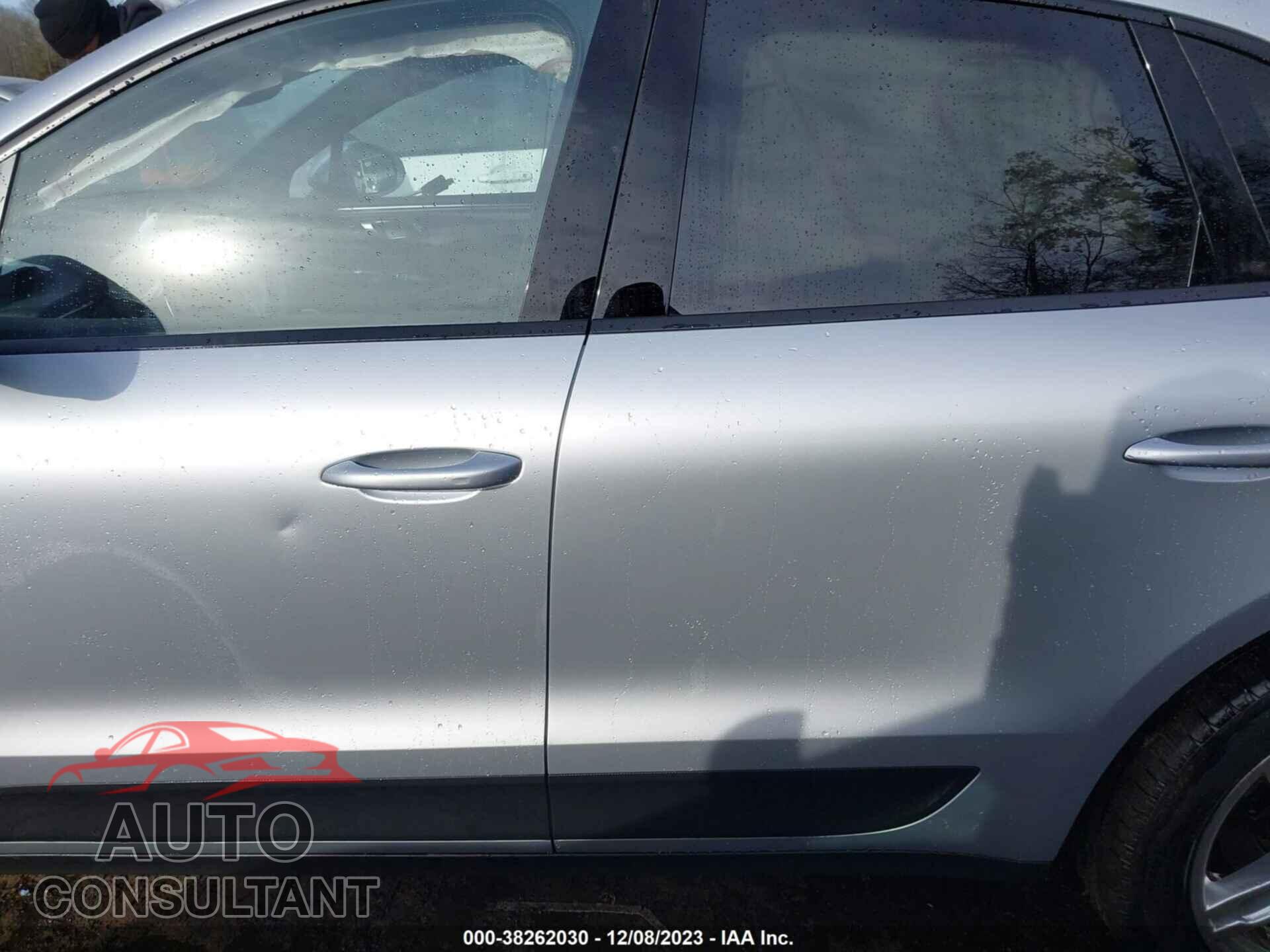 PORSCHE MACAN 2017 - WP1AA2A56HLB06436