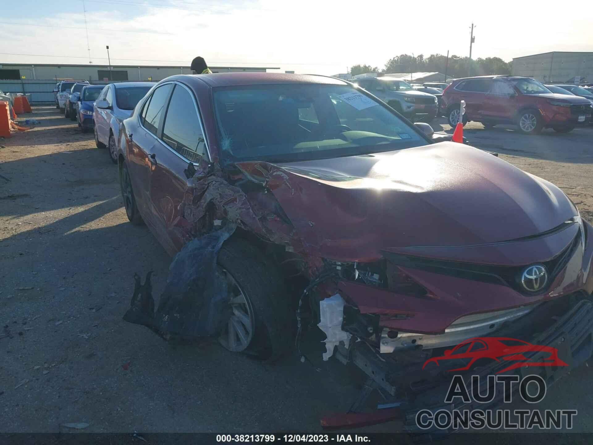 TOYOTA CAMRY 2022 - 4T1C11AK0NU624702