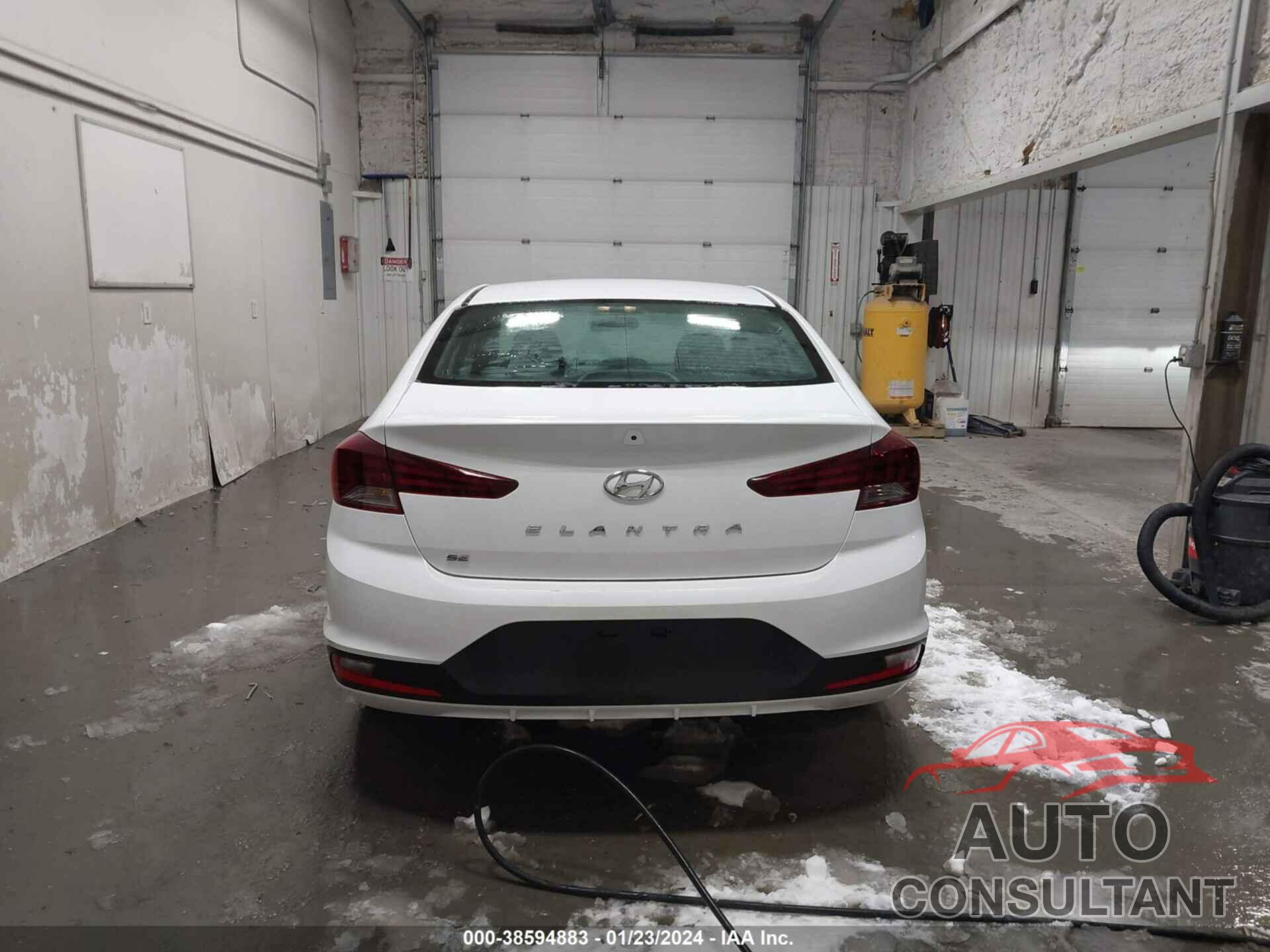 HYUNDAI ELANTRA 2019 - 5NPD74LF1KH471228