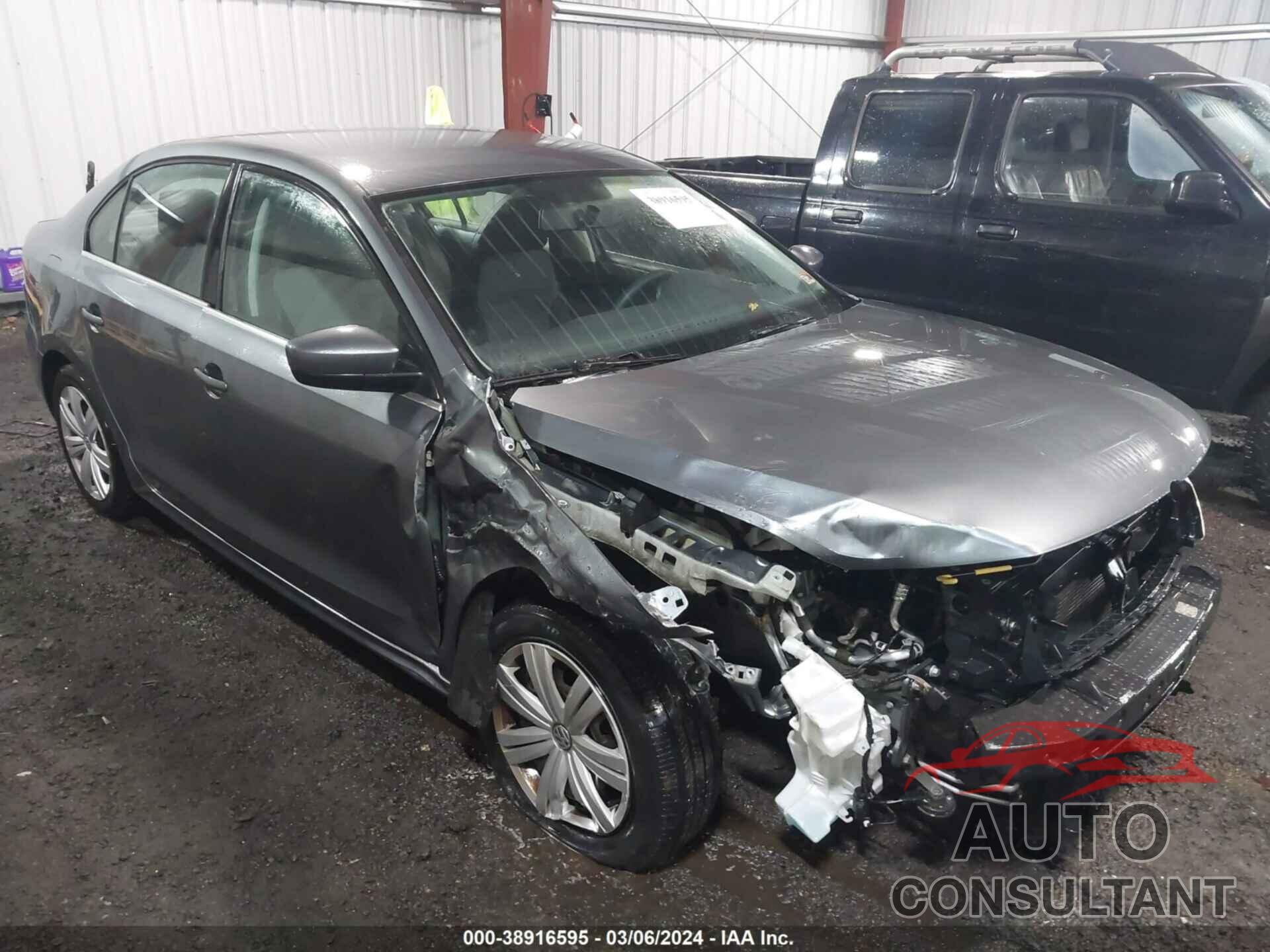 VOLKSWAGEN JETTA 2017 - 3VW2B7AJ8HM412515